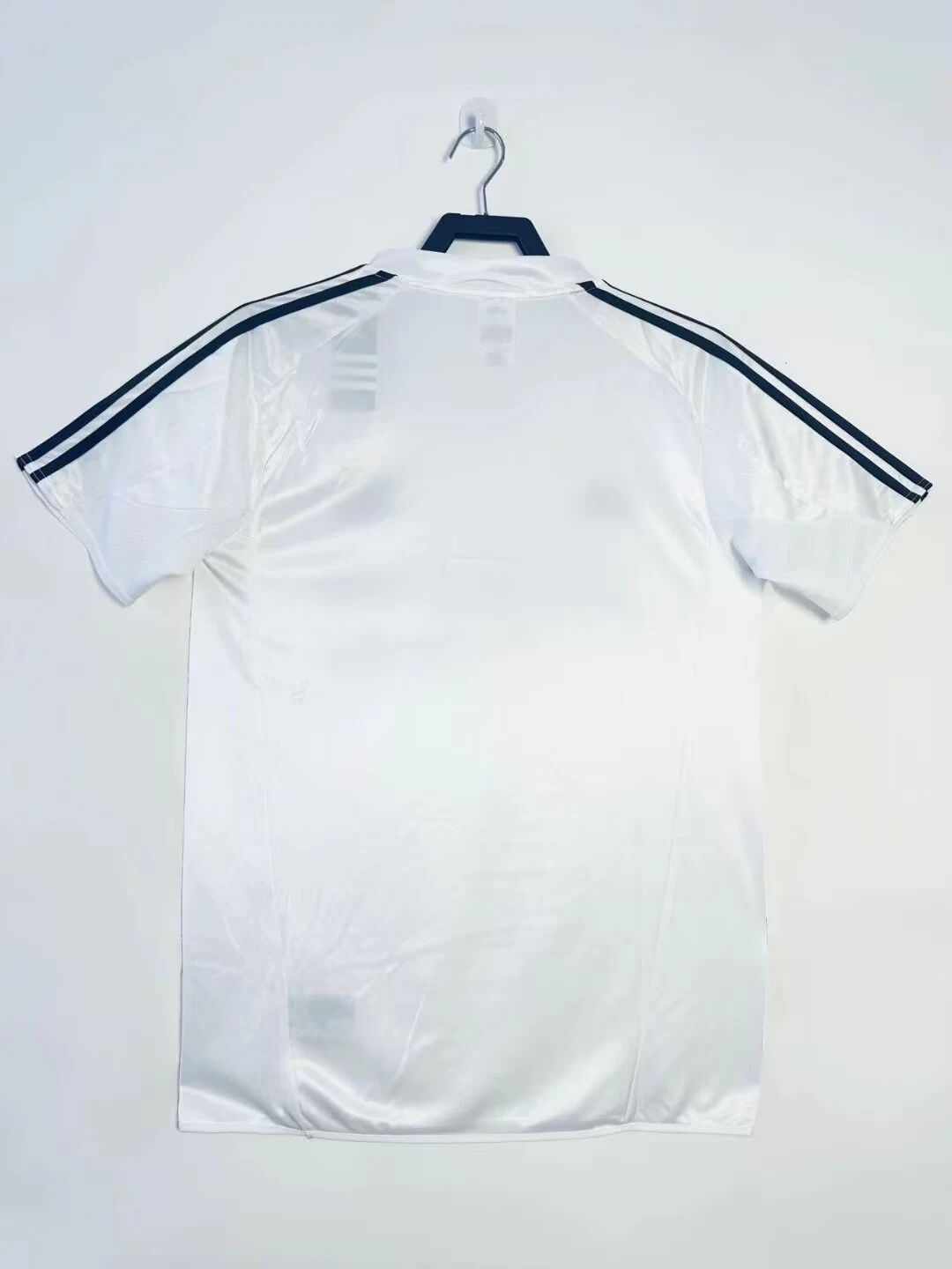 2004-05 Real Madrid Home Retro Jersey view 2