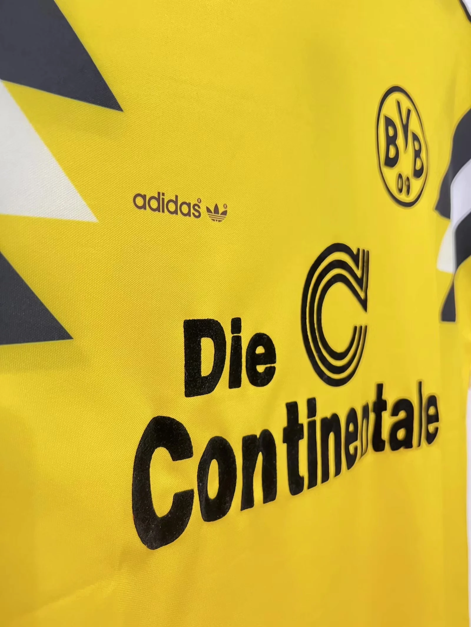 1989 Borussia Dortmund Home Retro Jersey view 6