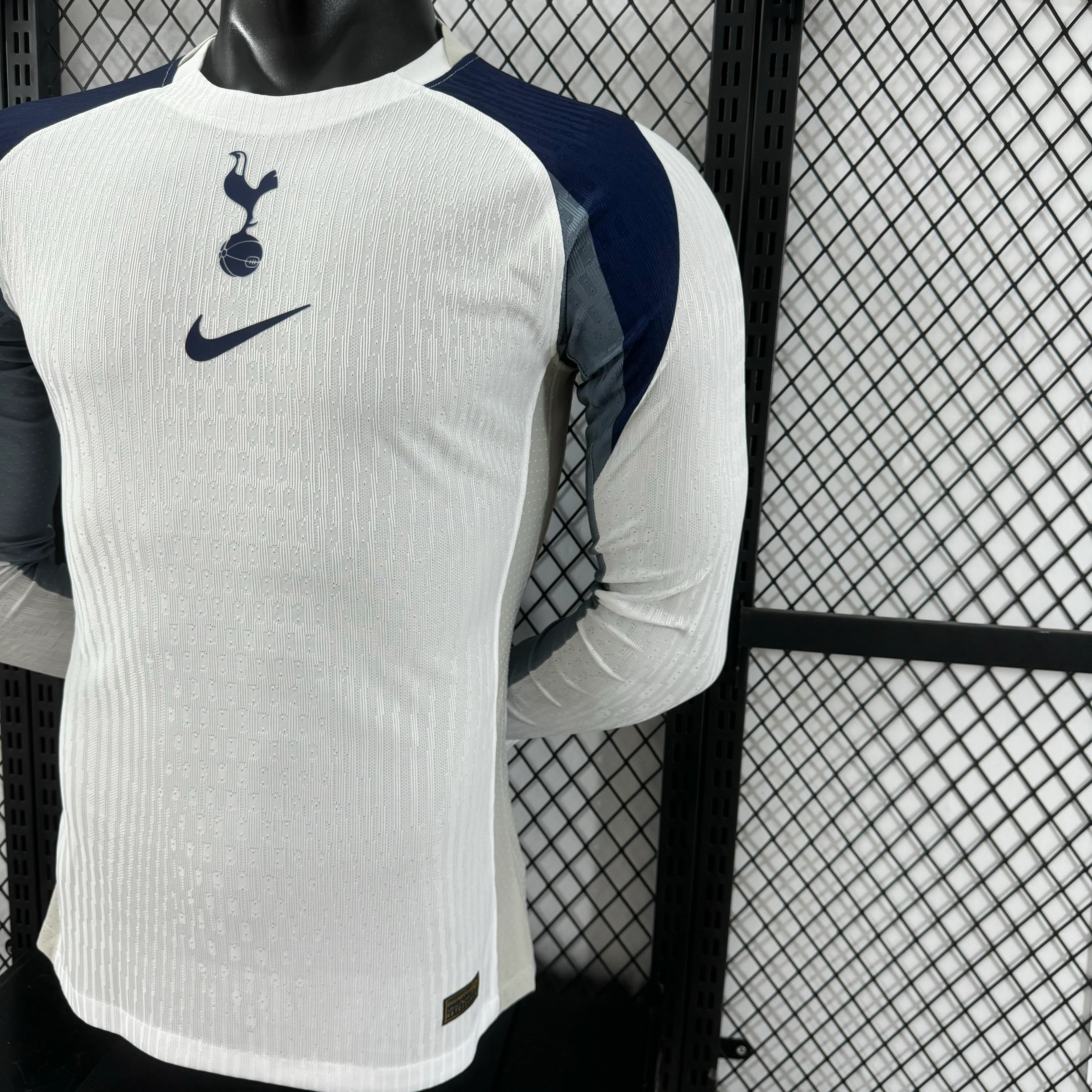 2025-26 Tottenham Hotspur Home Long-Sleeve Jersey – Player Version view 8