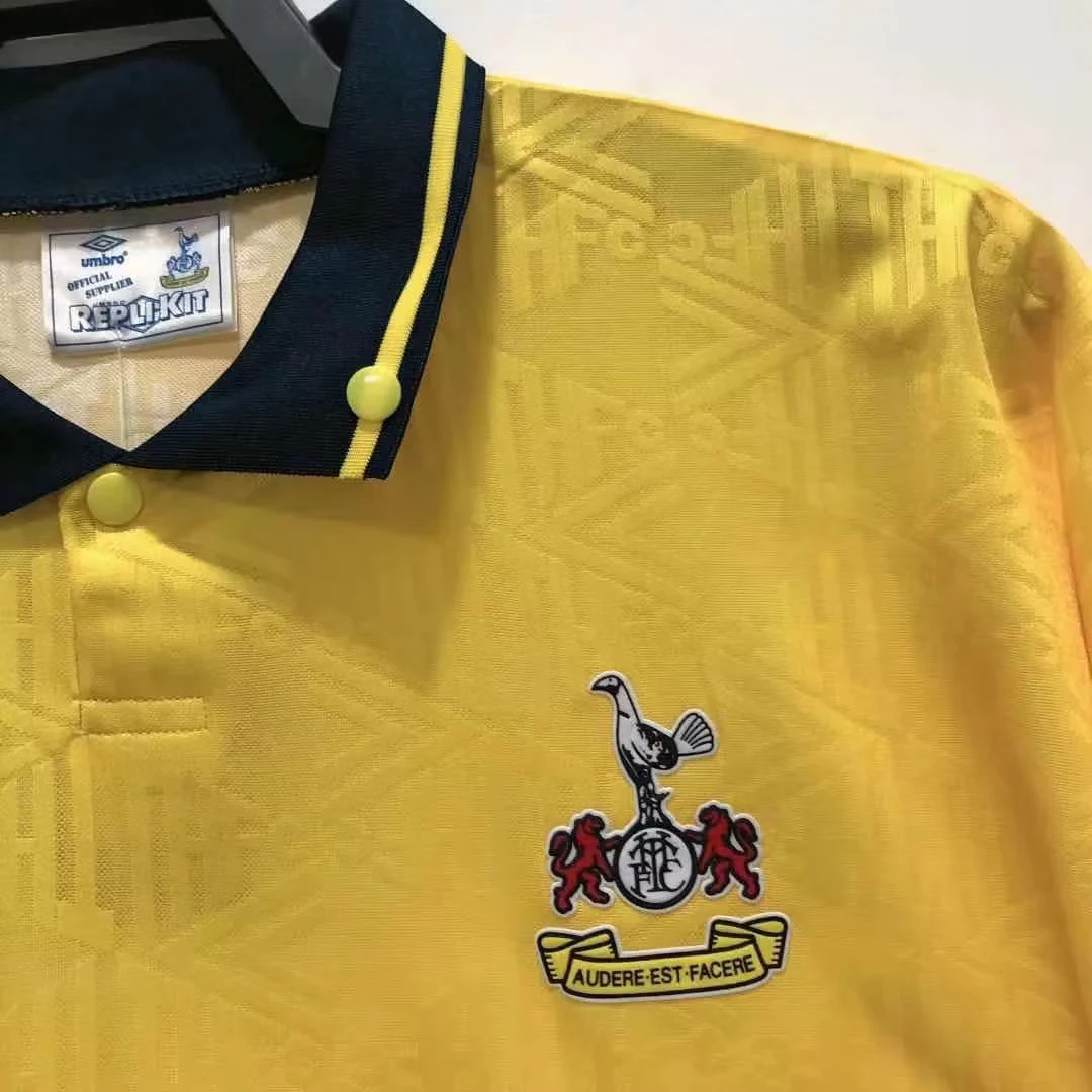 1992-94 Tottenham Hotspur Away Retro Kit view 9