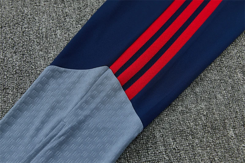 2026-27 Bayern Munich Beige Half-Zip Training Jersey view 14