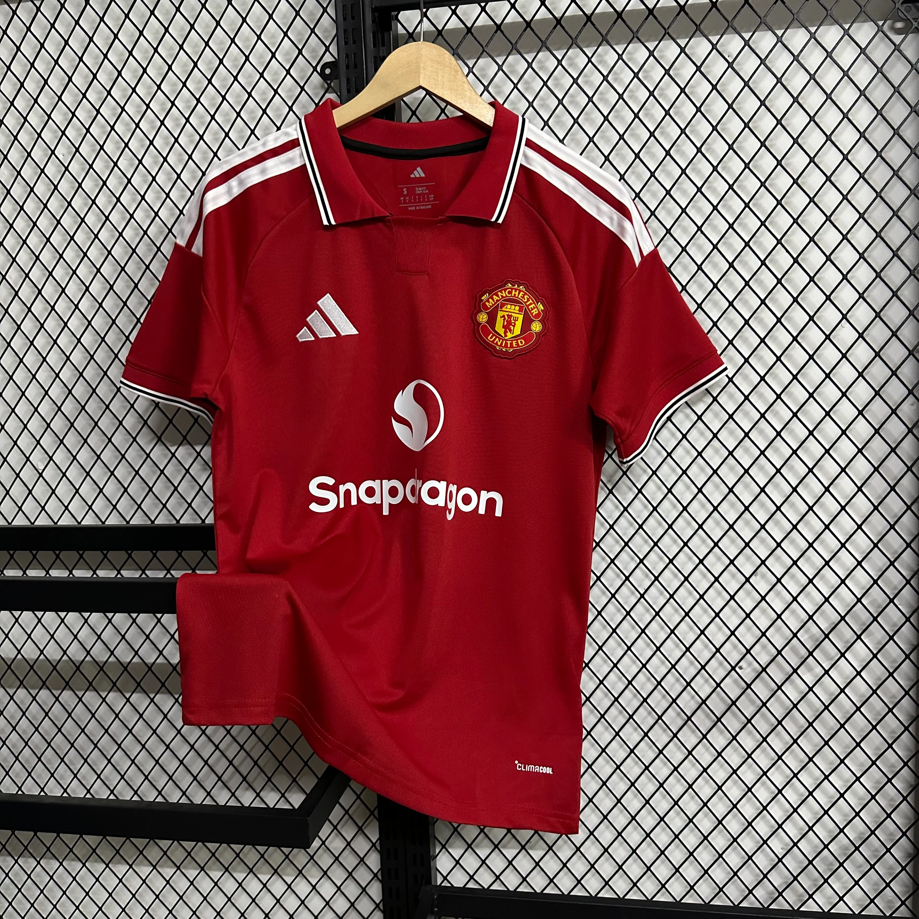 2026-27 Manchester United Home Jersey – Fan Version view 3