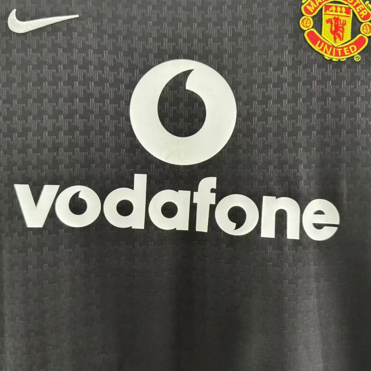 2003-04 Manchester United Away Retro Shirt view 4