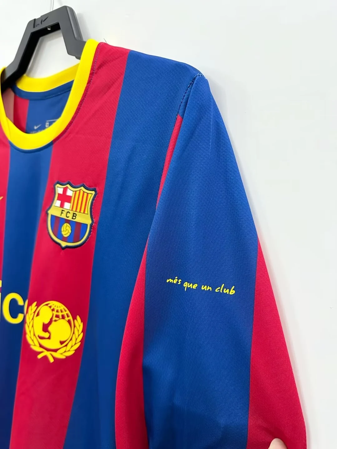 2010-11 Barcelona Home Long Sleeve Retro Jersey view 7