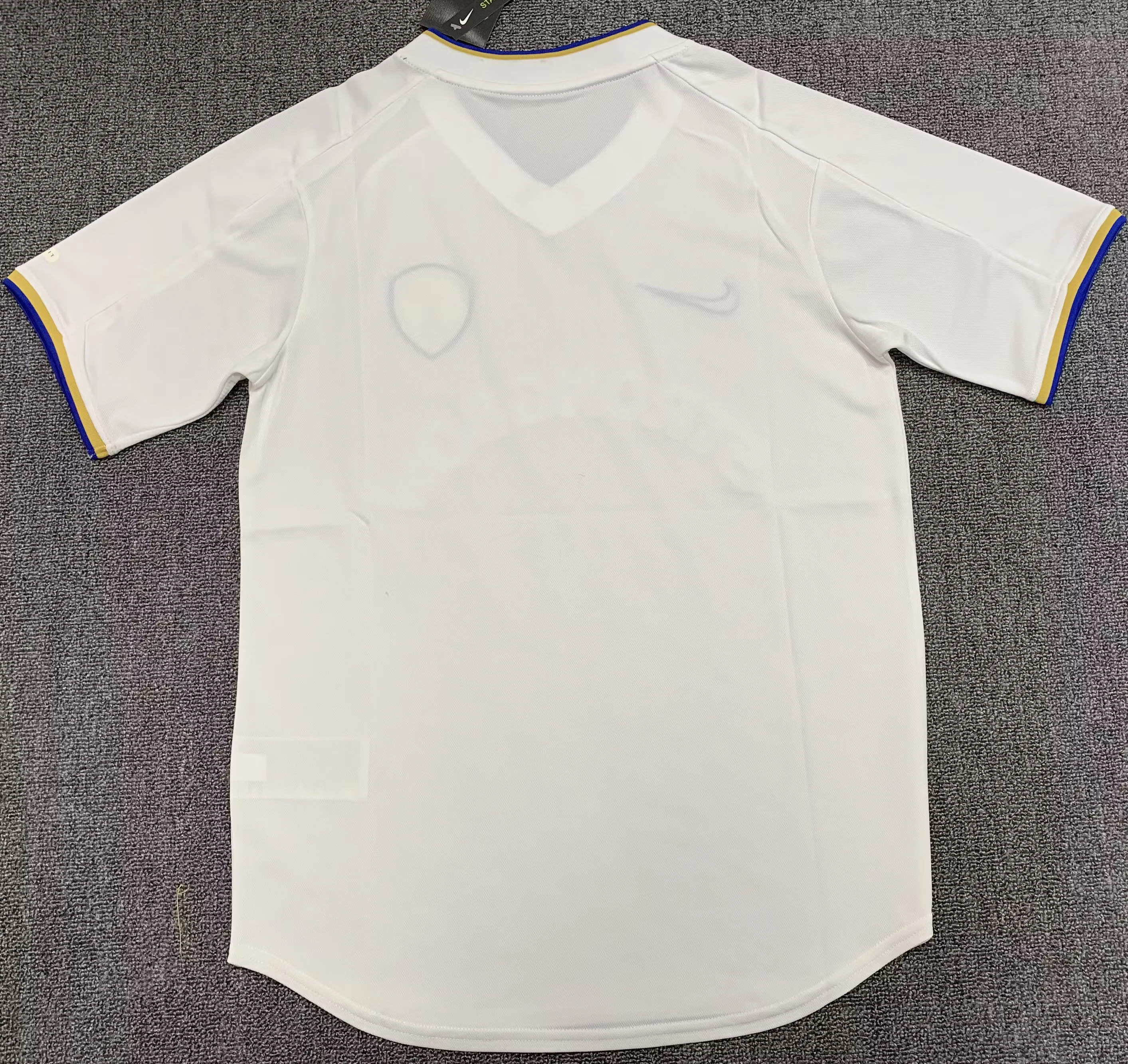 2000-01 Leeds United Home Retro Jersey view 2