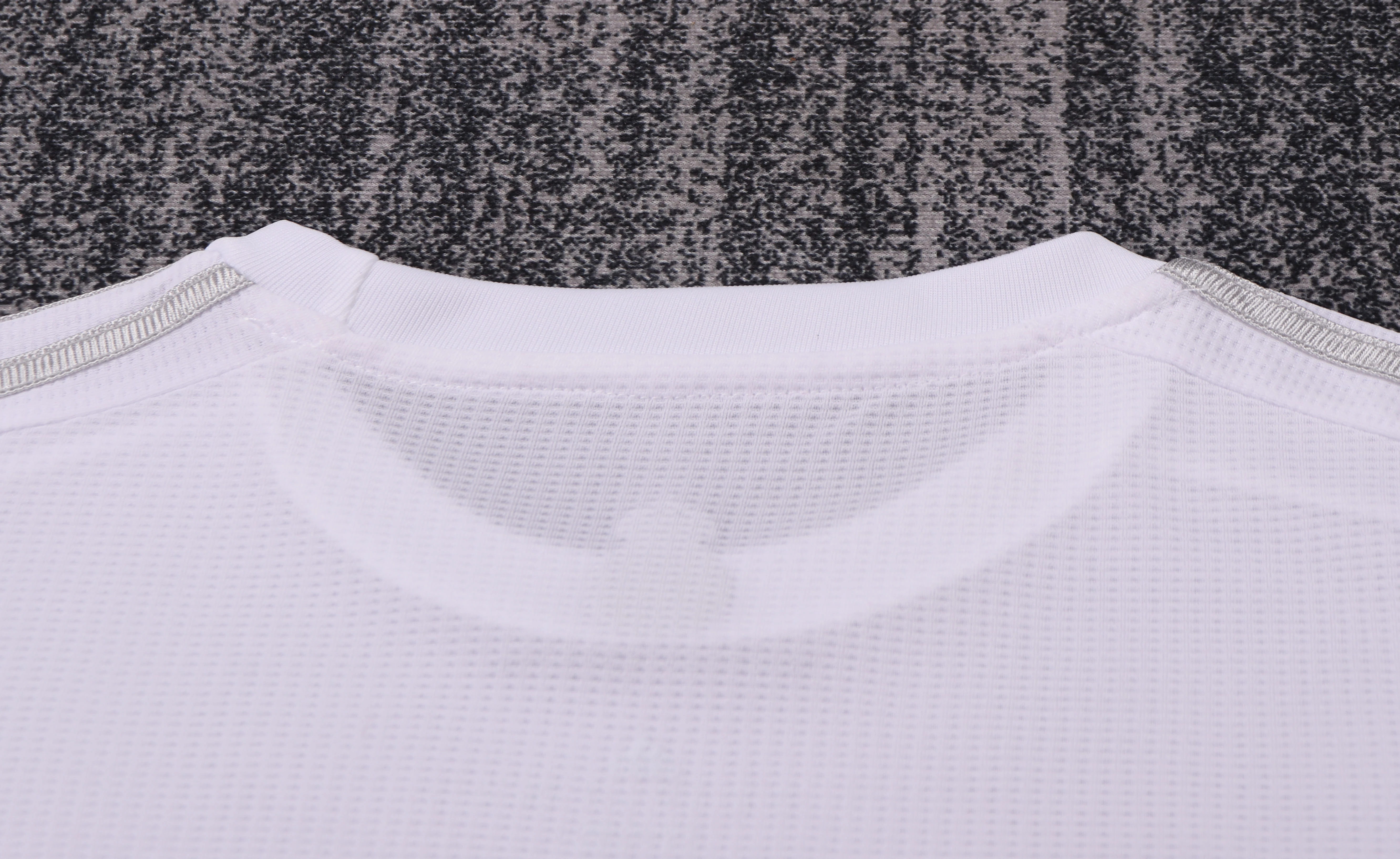 2015-16 Real Madrid Home Retro Shirt - Kids Sizes view 3