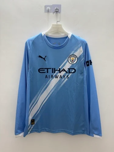 2025-26 Manchester City home long-sleeved jersey.