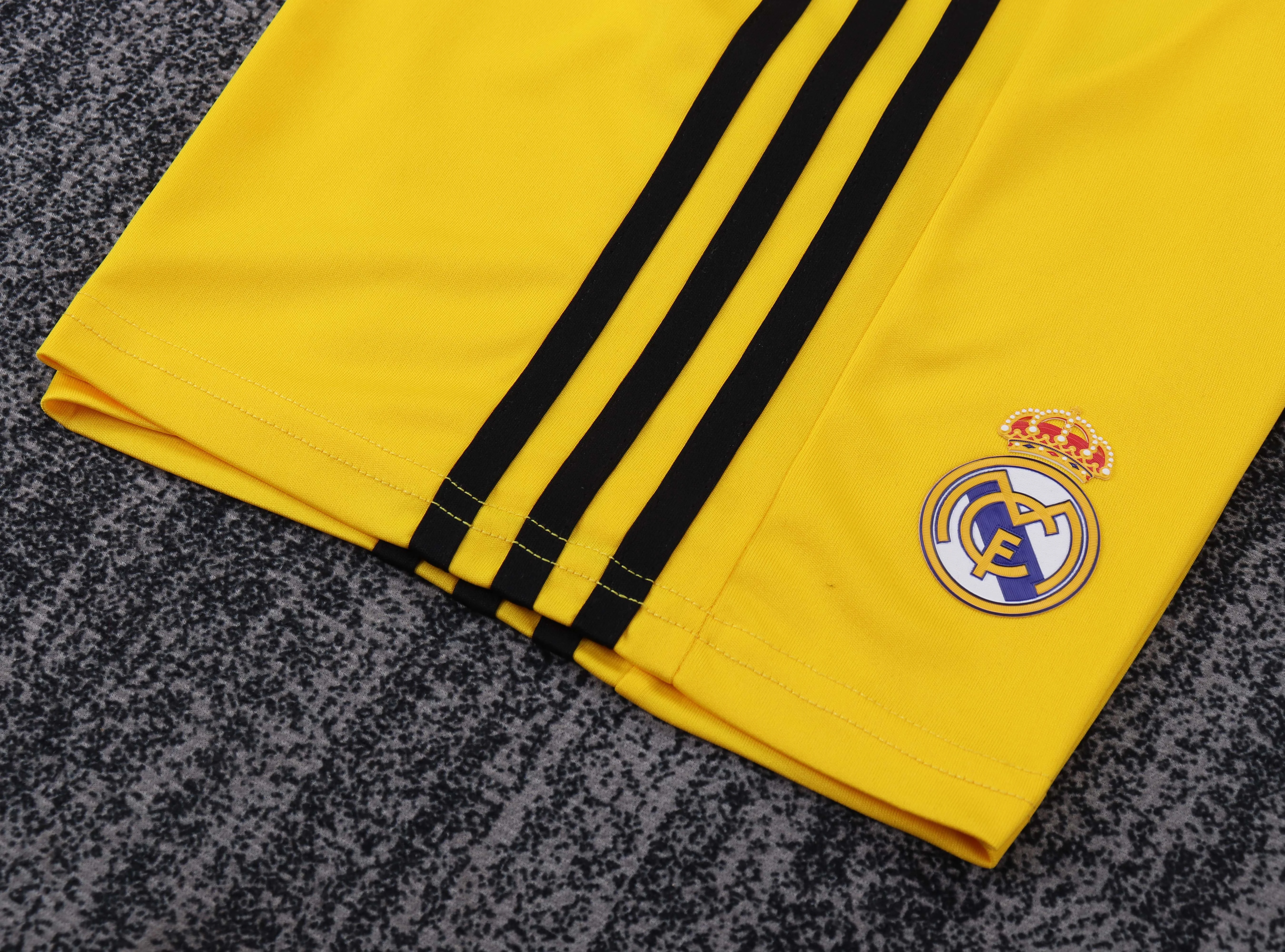 2011-12 Real Madrid Yellow Goalkeeper Retro Shirt - Kids view 13