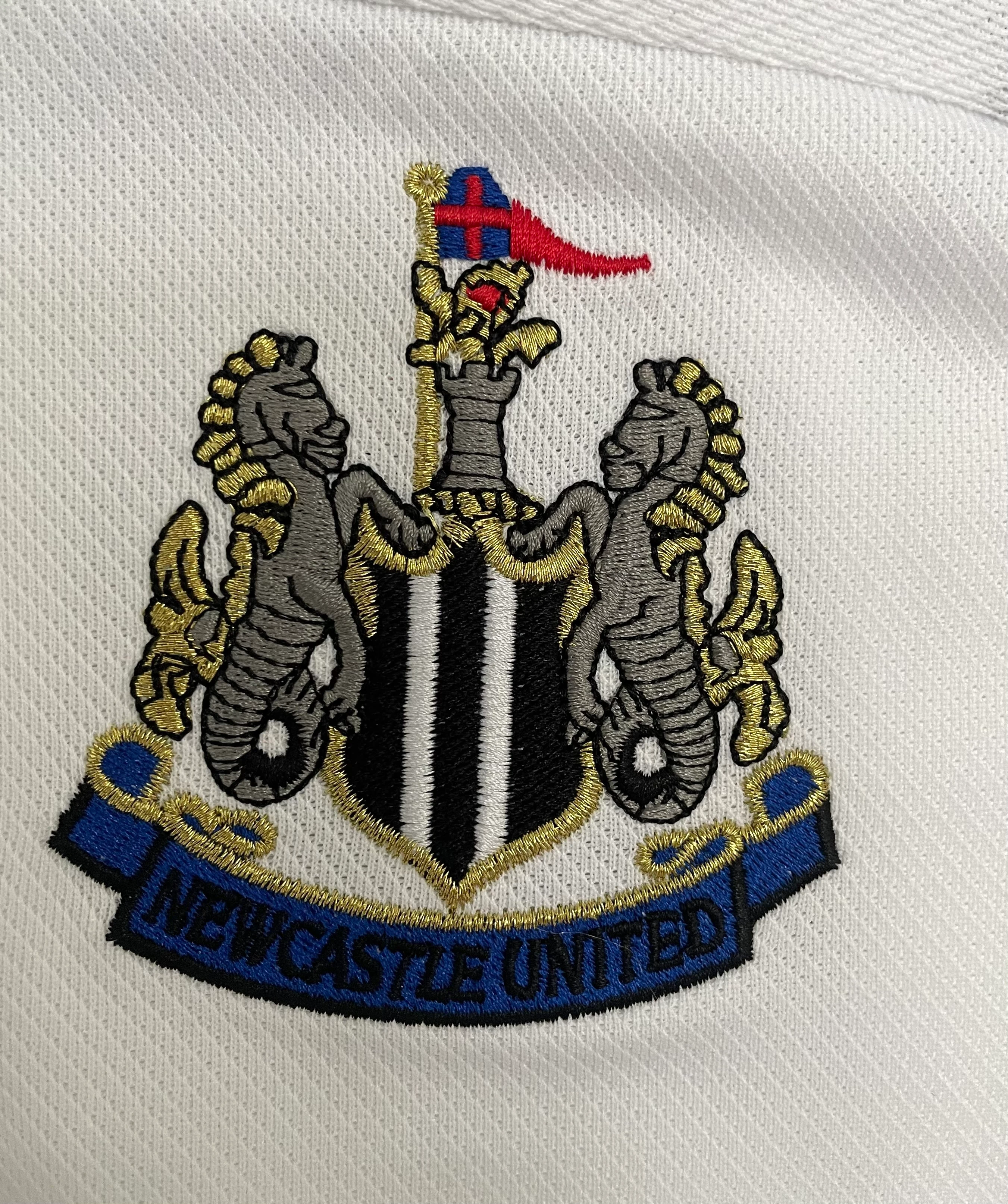 1999–00 Season Newcastle United Away Retro Jersey view 7
