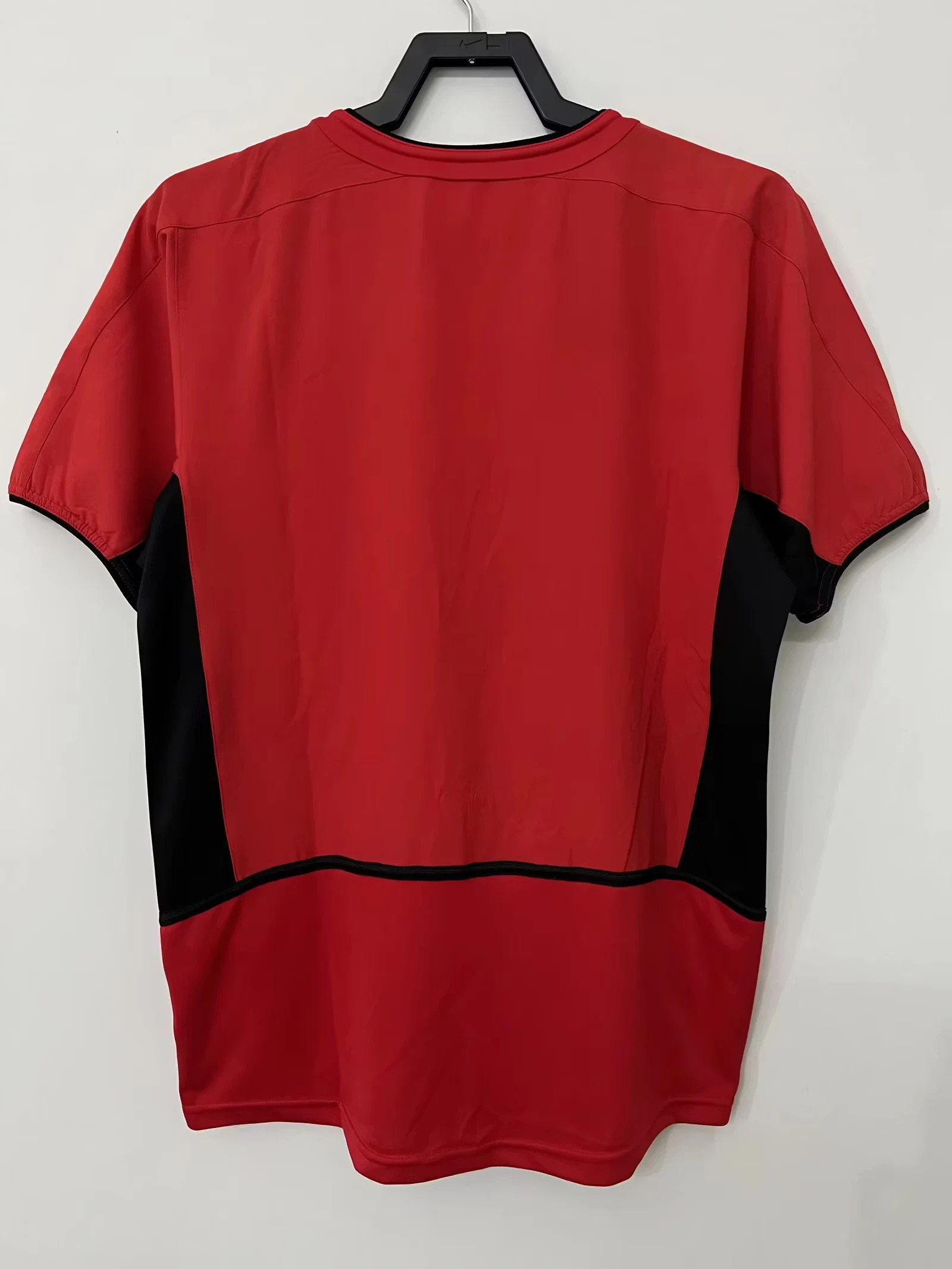 2002-04 Manchester United home retro jersey view 2