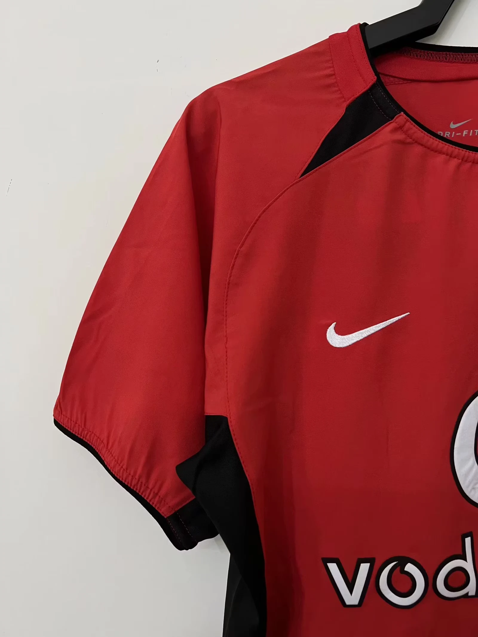 2002-04 Manchester United home retro jersey view 6