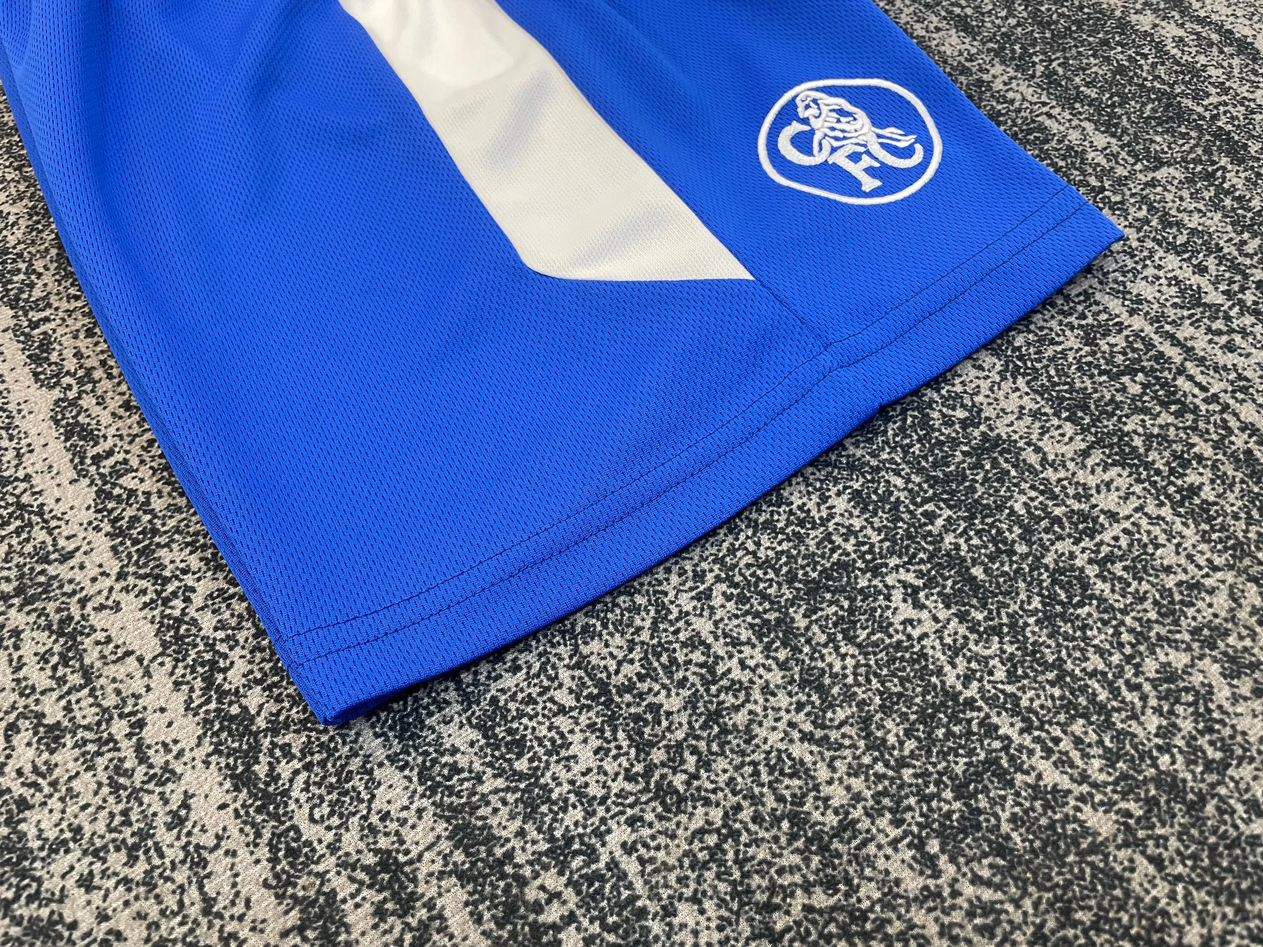 2003-05 Chelsea Home Retro Shirt - Kids view 3