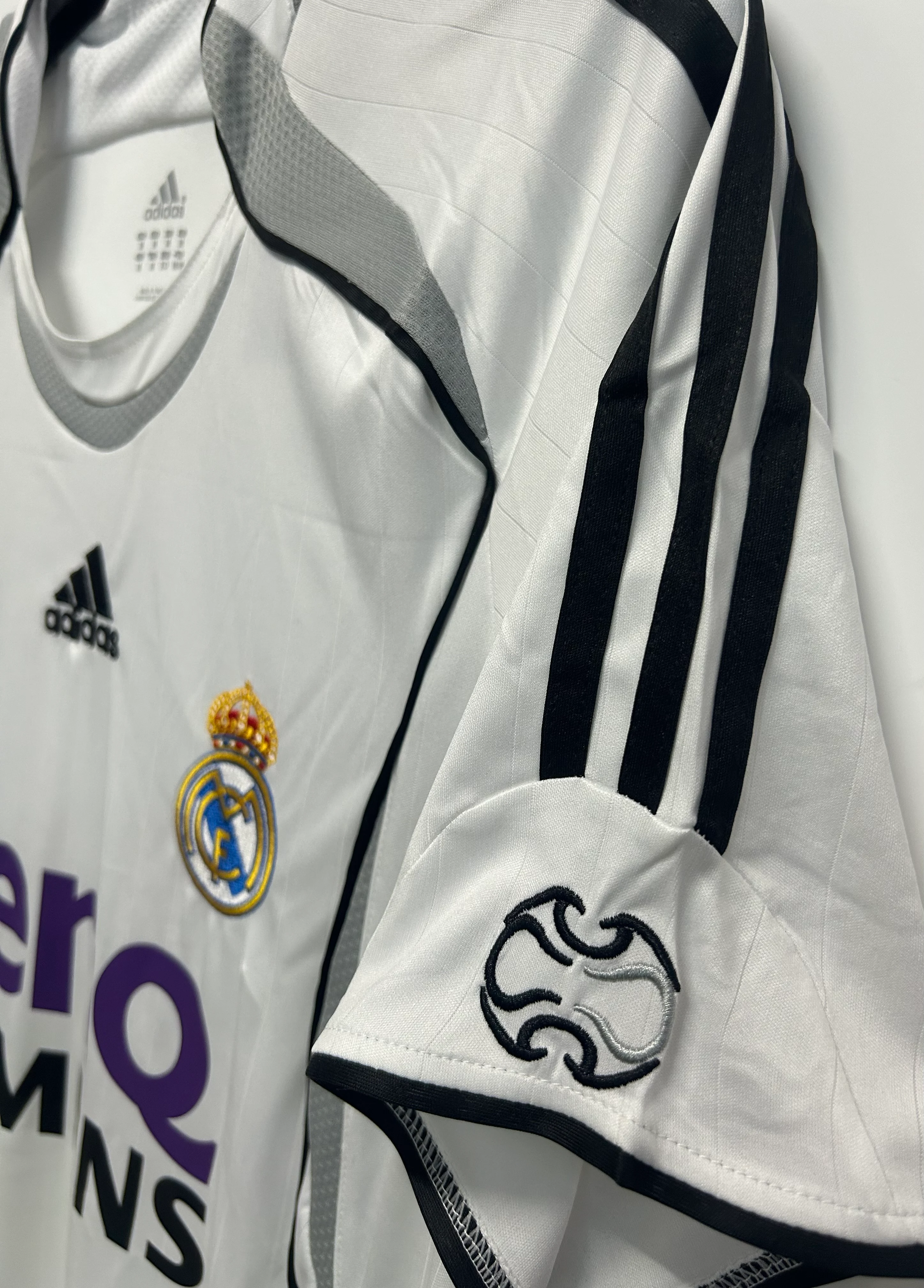 1998-00 Real Madrid Home Retro Jersey view 7
