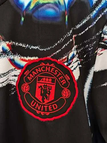2026-27 Manchester United Training Kit - Fan Edition view 4