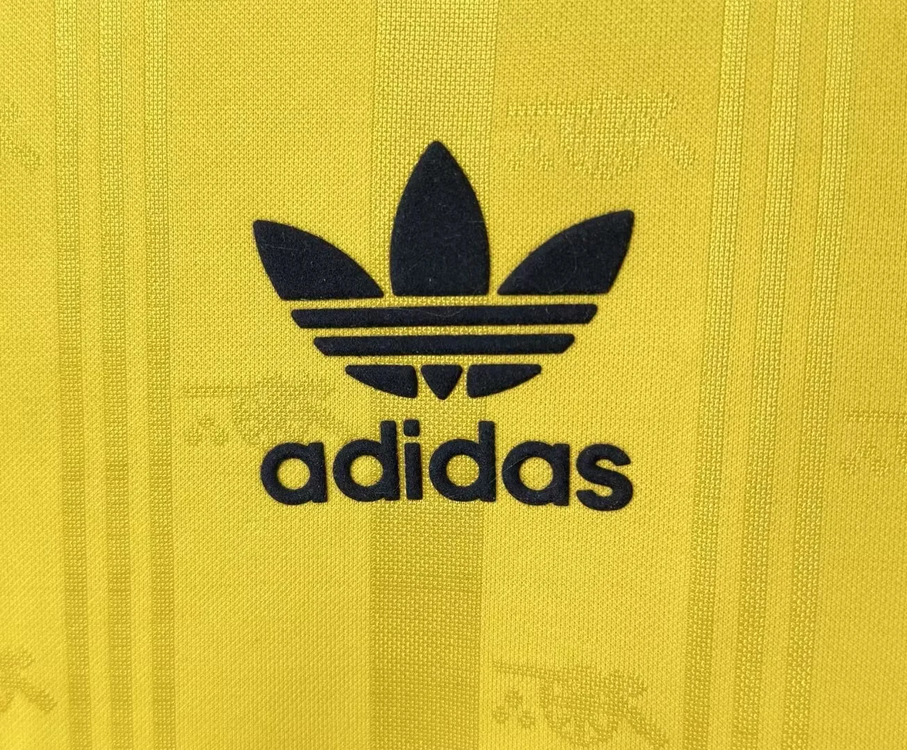 1988-90 Arsenal Away Retro Kit view 6