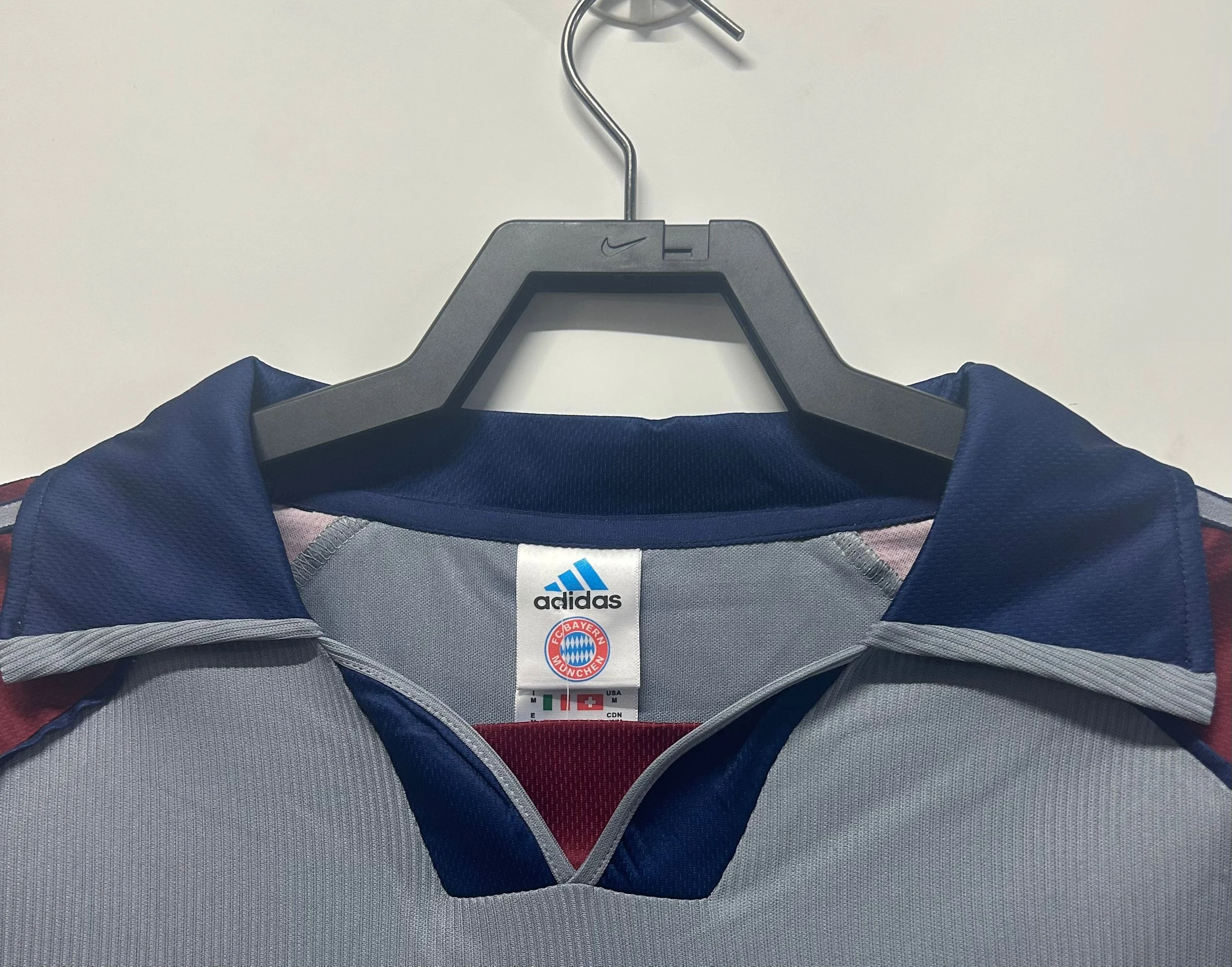 1998-99 Bayern Munich Away Retro Jersey view 9