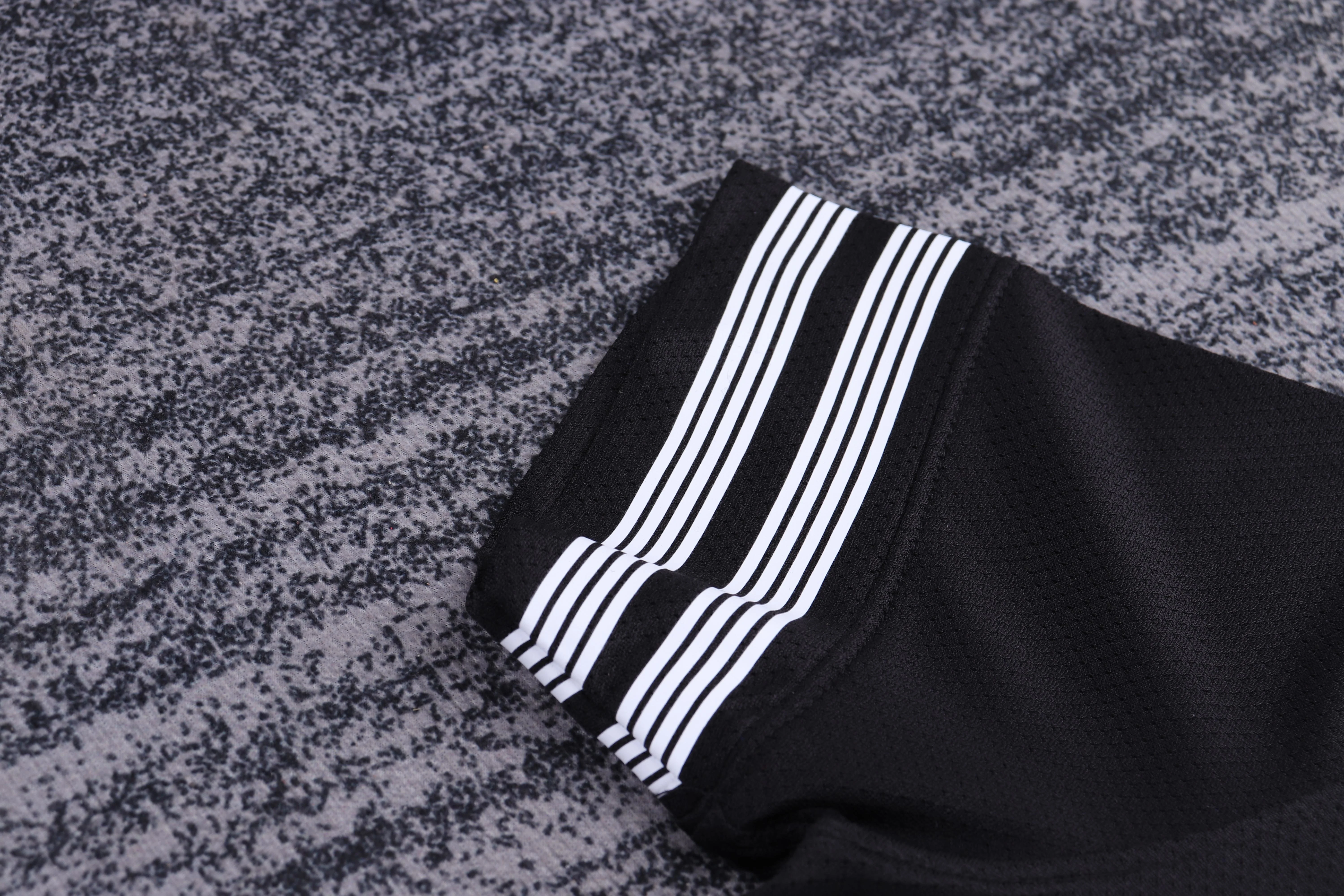 2012-13 Juventus Away Retro Jersey - Children's view 3