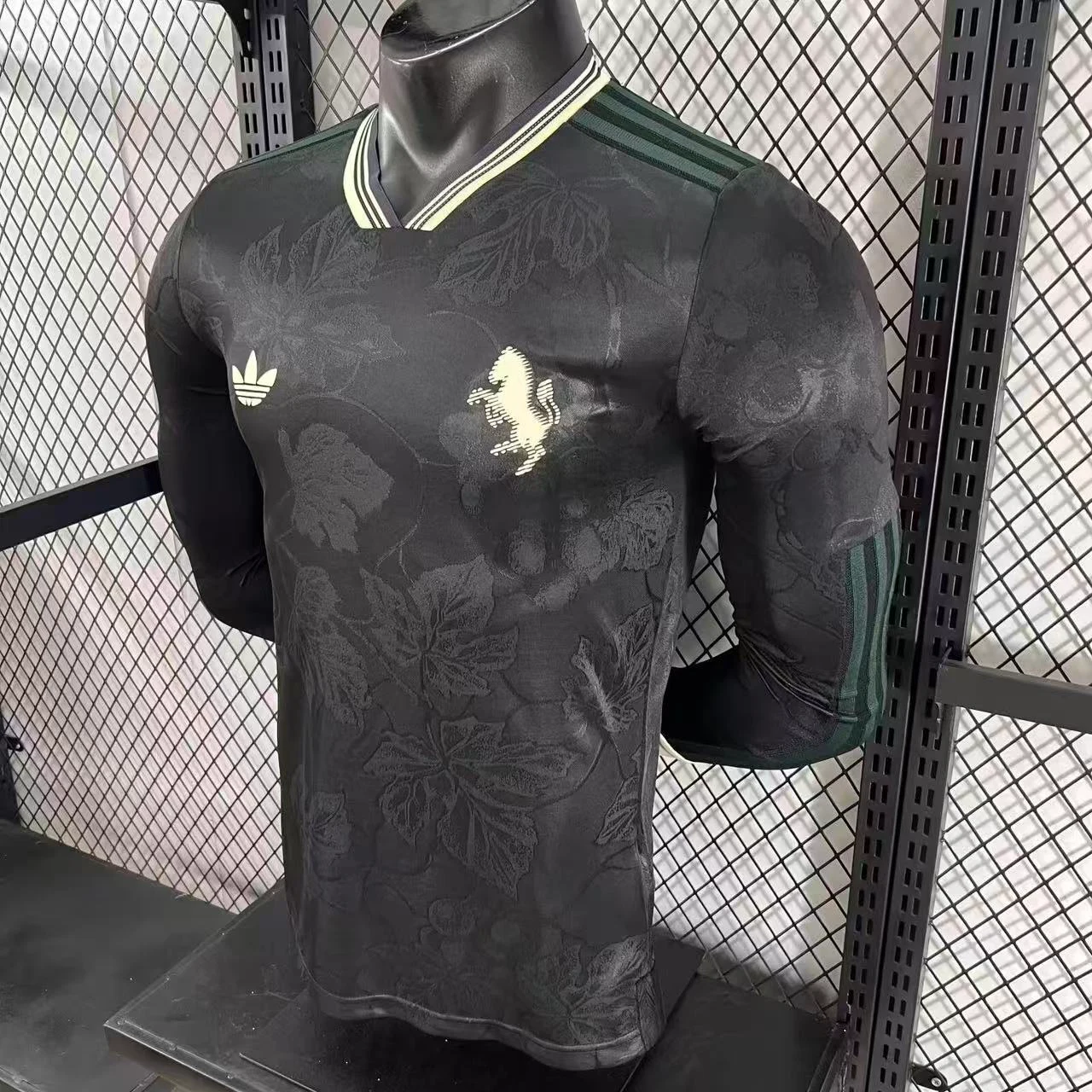 2025-26 Juventus Second Away Long-Sleeve Jersey - Player Version view 9