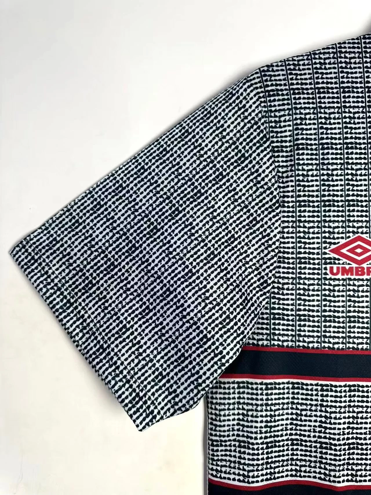 1995-96 Manchester United Away Retro Shirt view 7