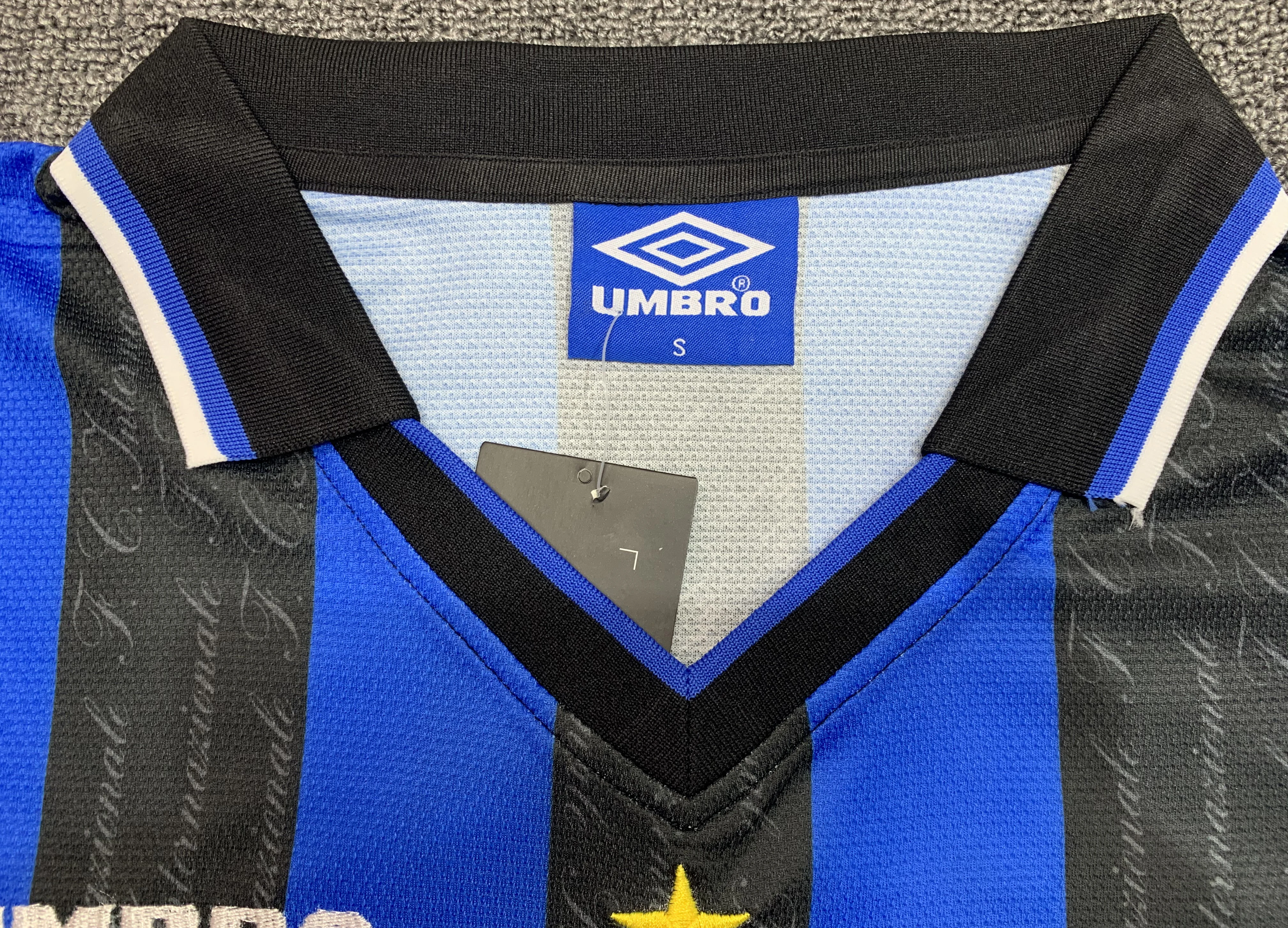 1997-98 Inter Milan home blue and black retro jersey view 5