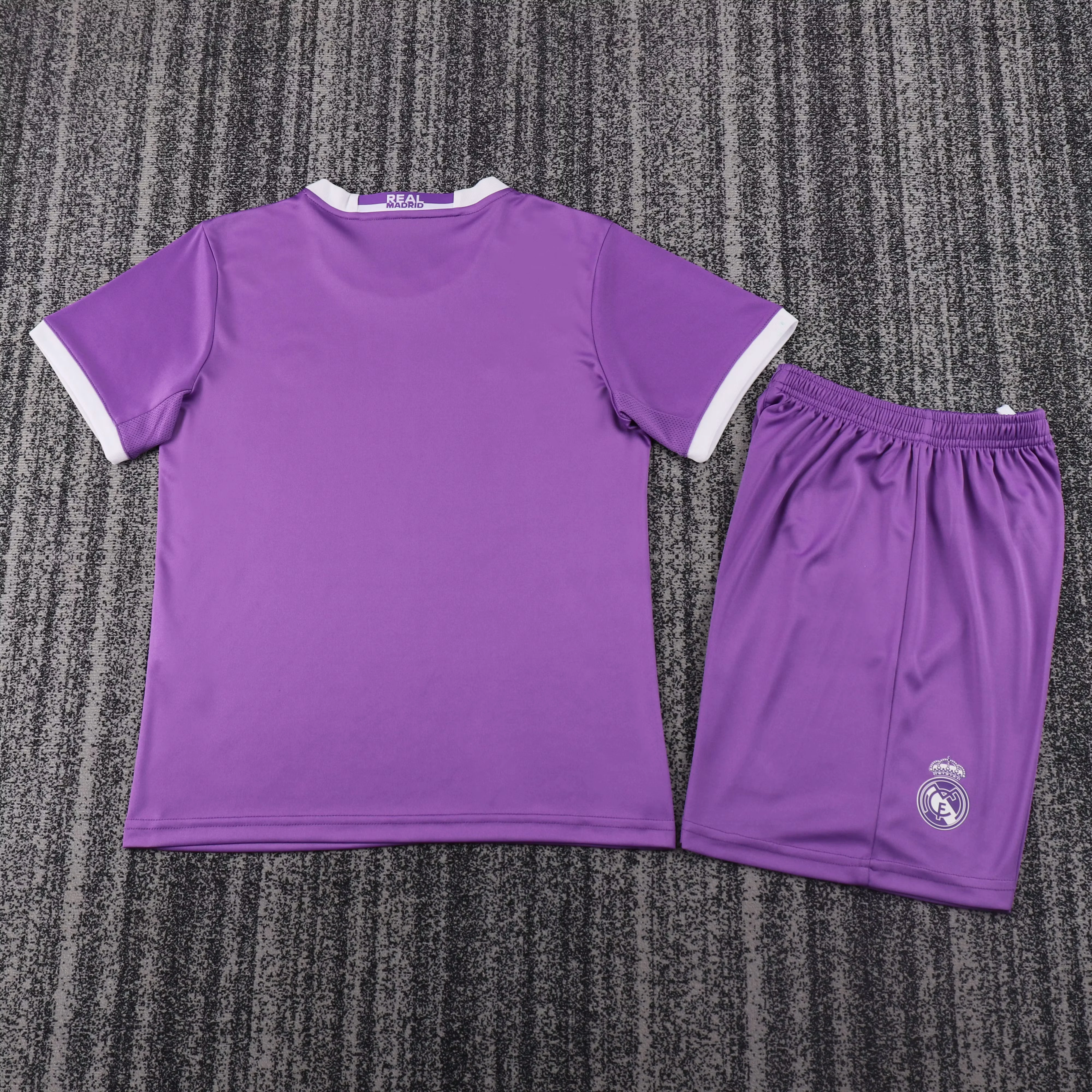 2016-17 Real Madrid Away Retro Shirt - Kids Sizes view 2