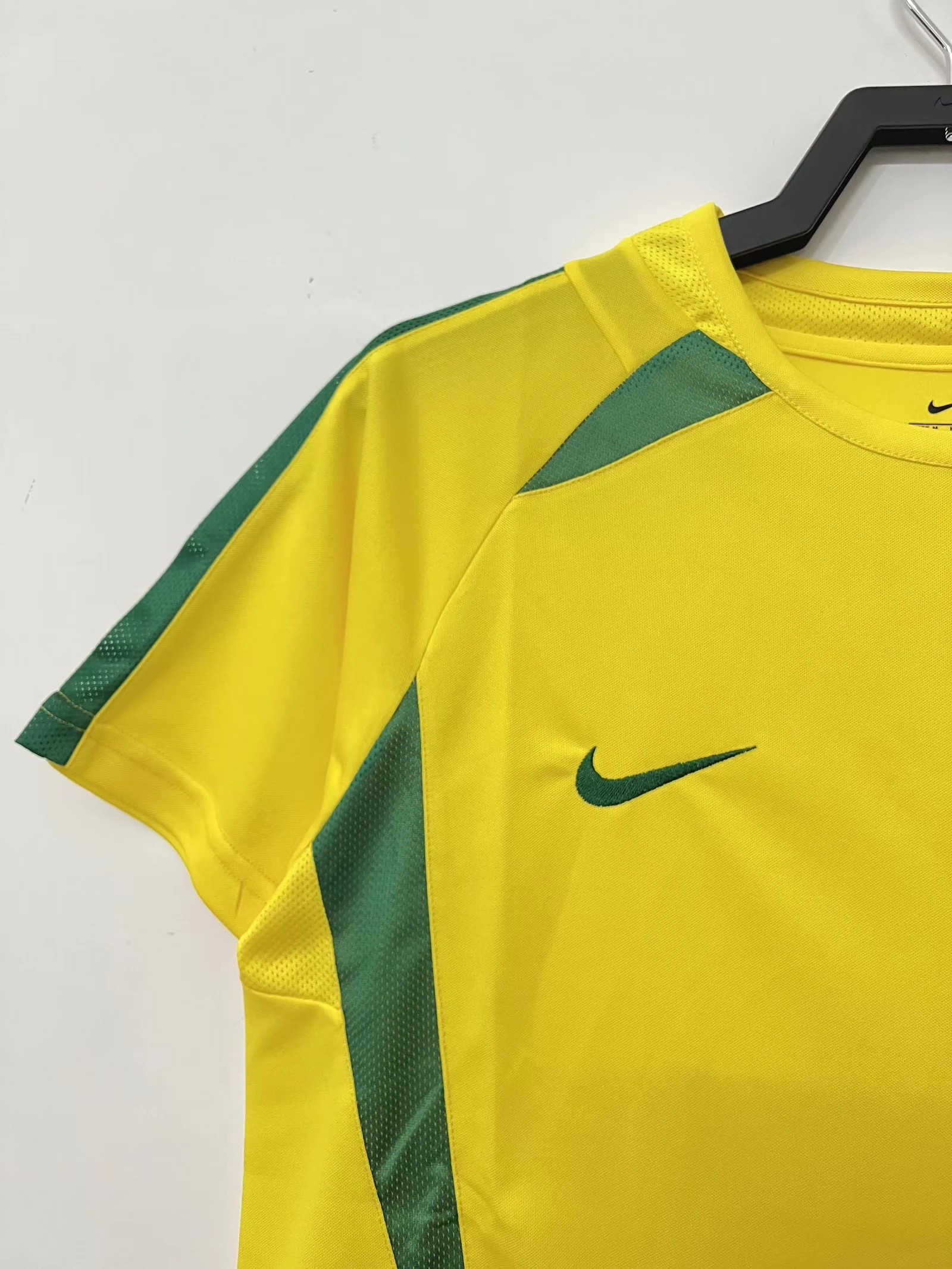 2002 Brazil Home Retro Jersey view 3