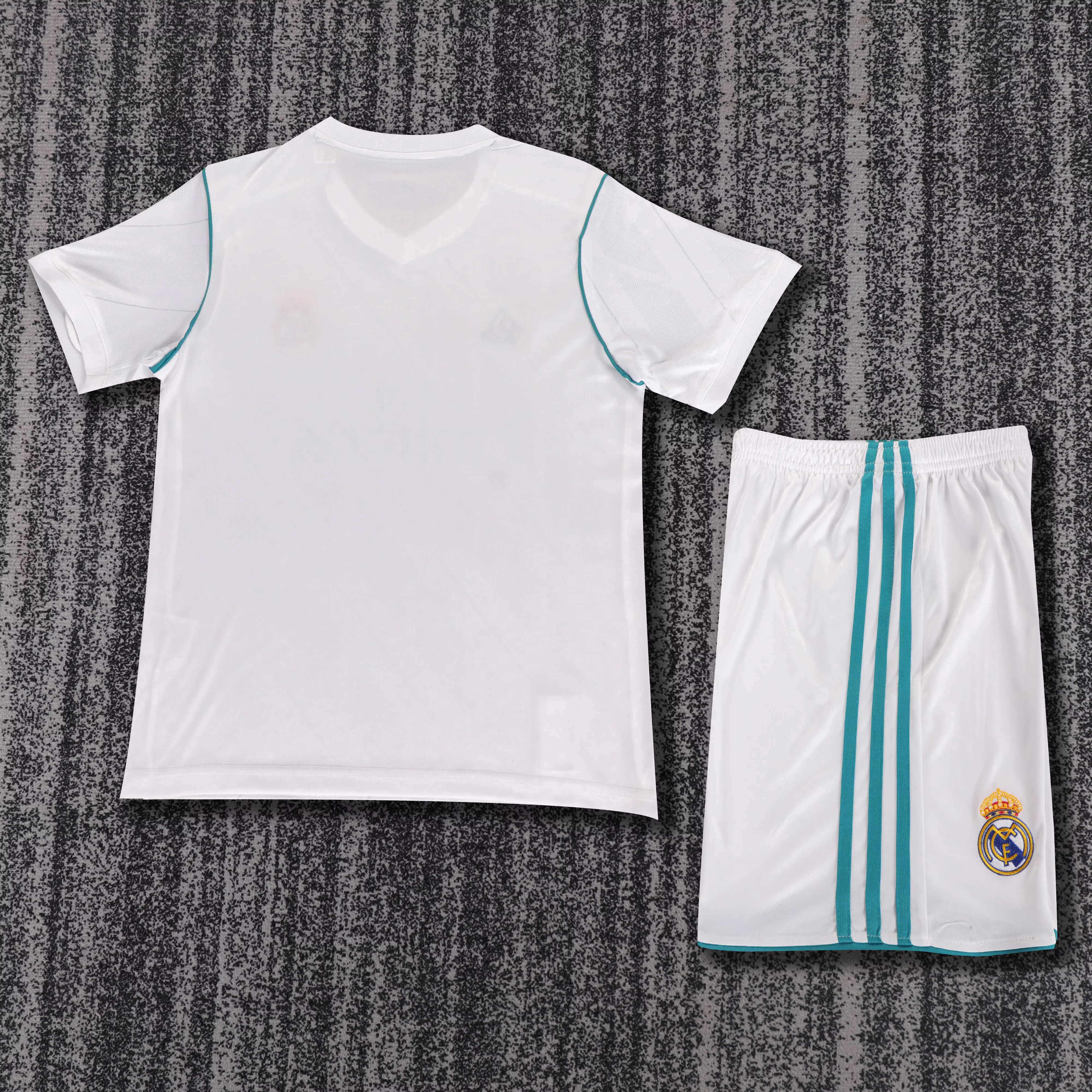 2017-18 Real Madrid Home Retro Shirt - Kids Sizes view 2