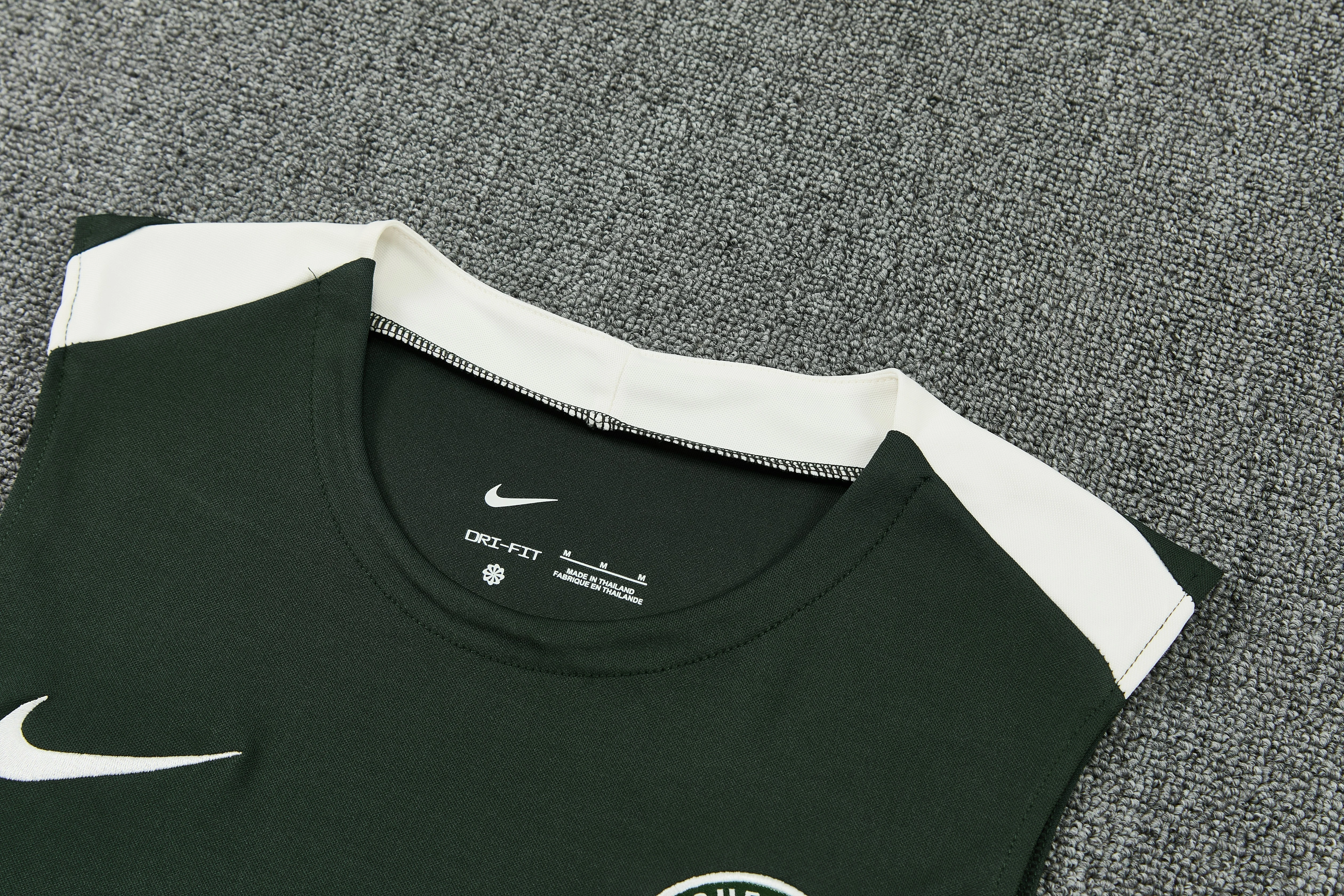2025-26 Chelsea training vest jersey view 6
