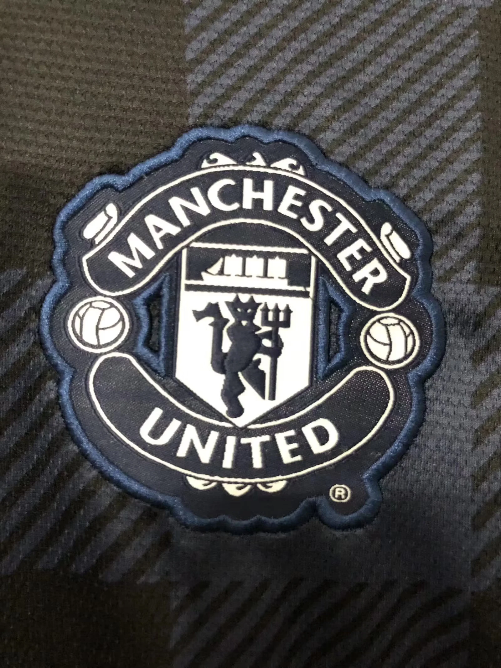 2013-14 Manchester United away black retro jersey view 9