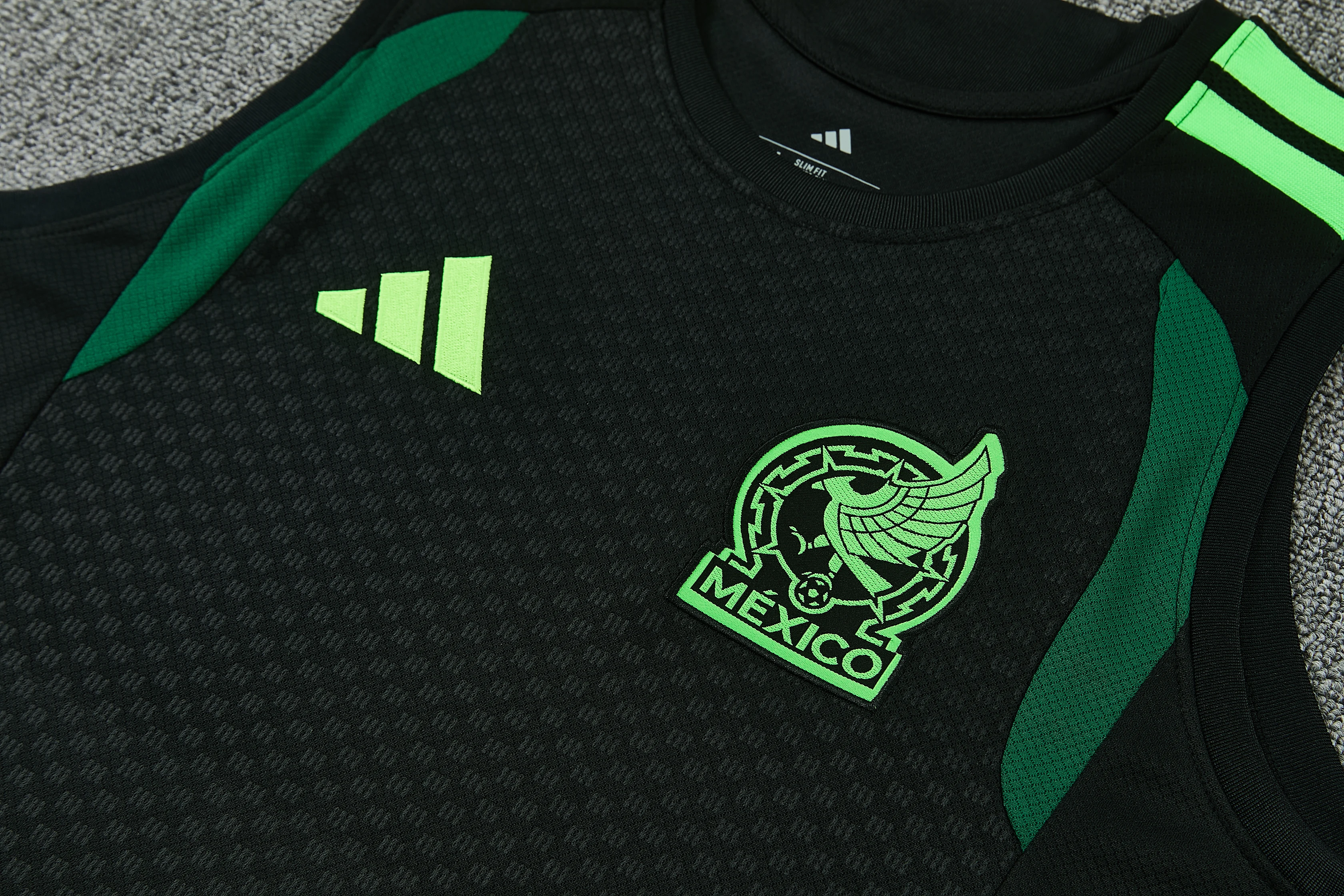 2025-26 Mexico training vest view 8