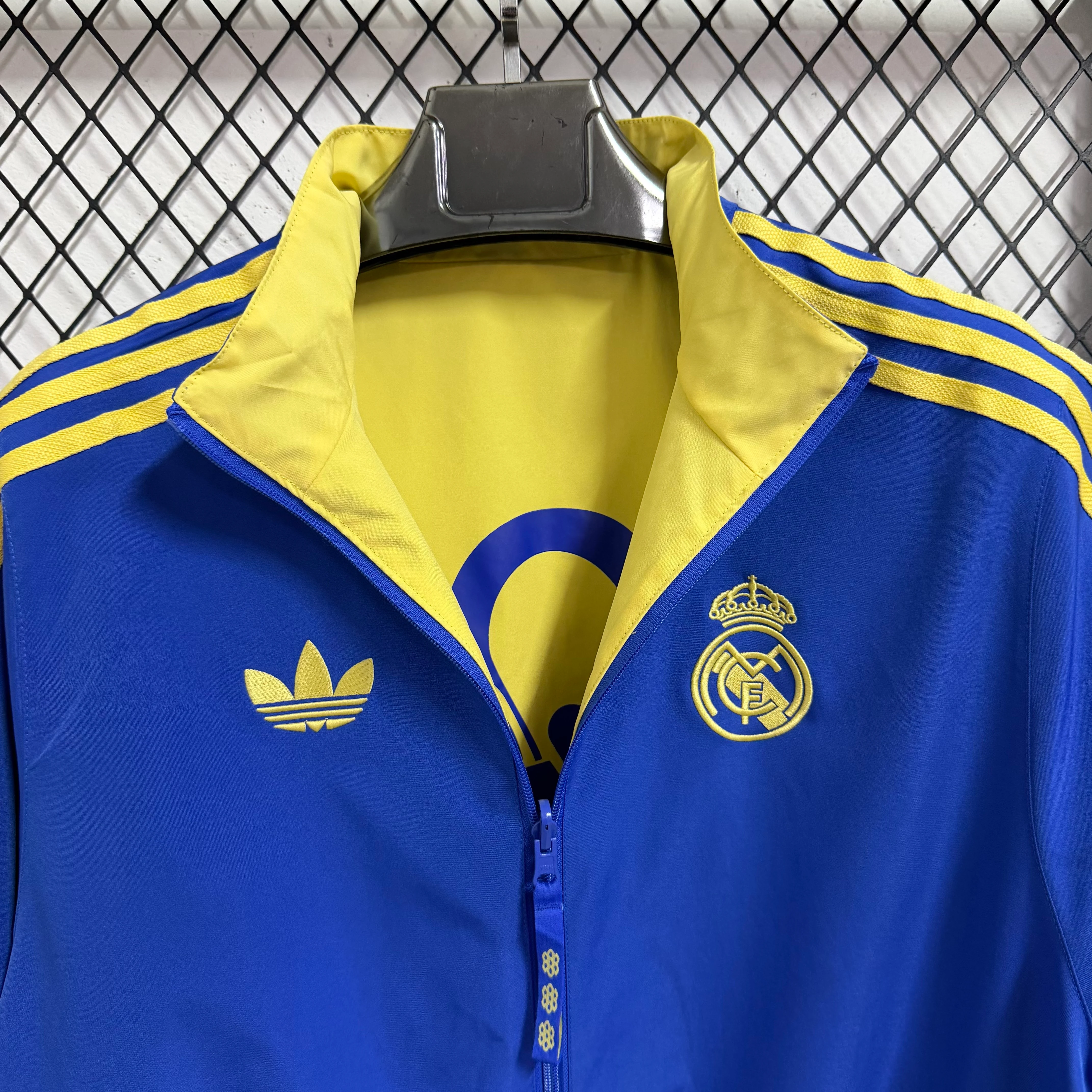 2025-26 Real Madrid Blue and Yellow Reversible Windbreaker Jacket view 12
