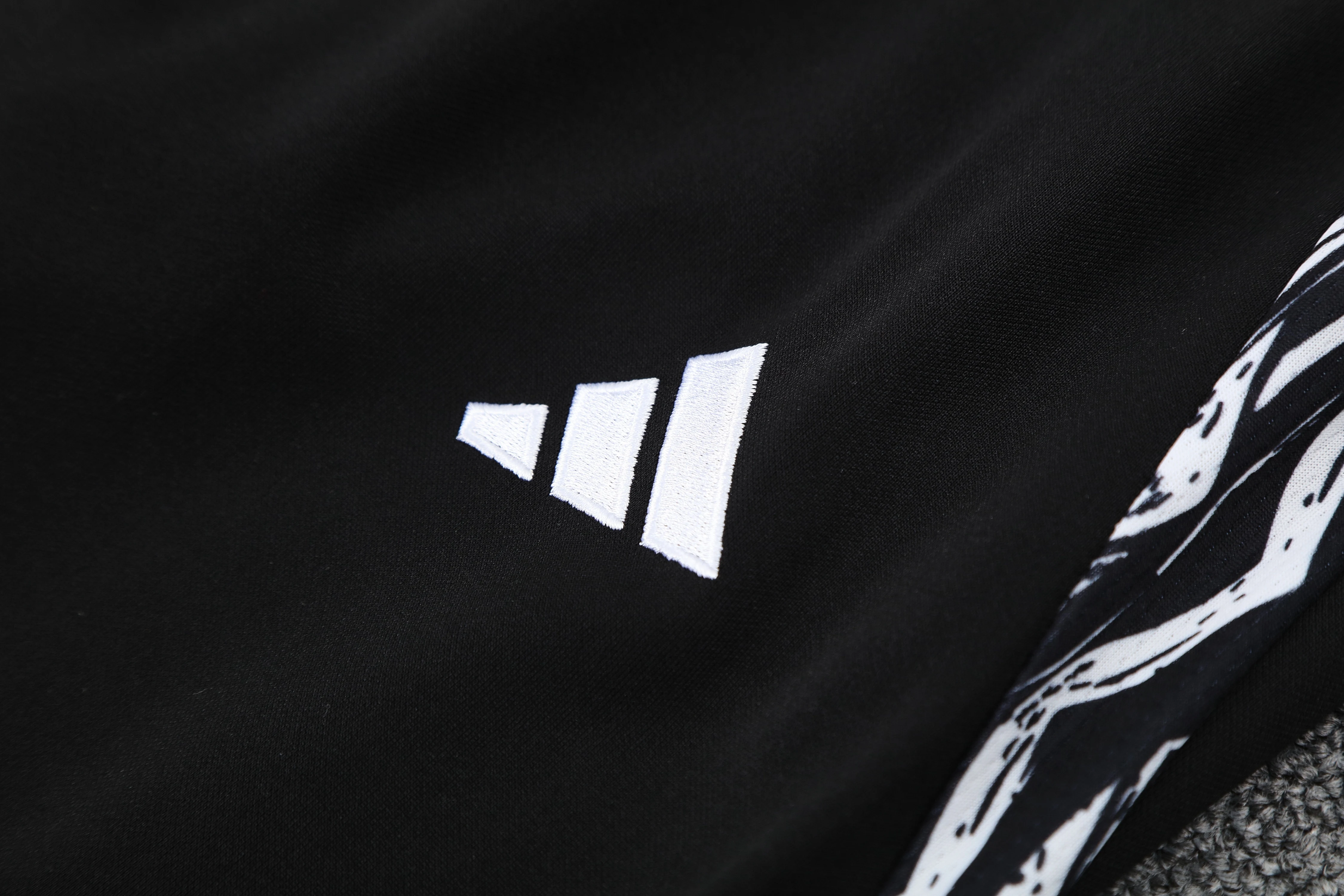 2025-26 Arsenal training kit hooded jersey view 12
