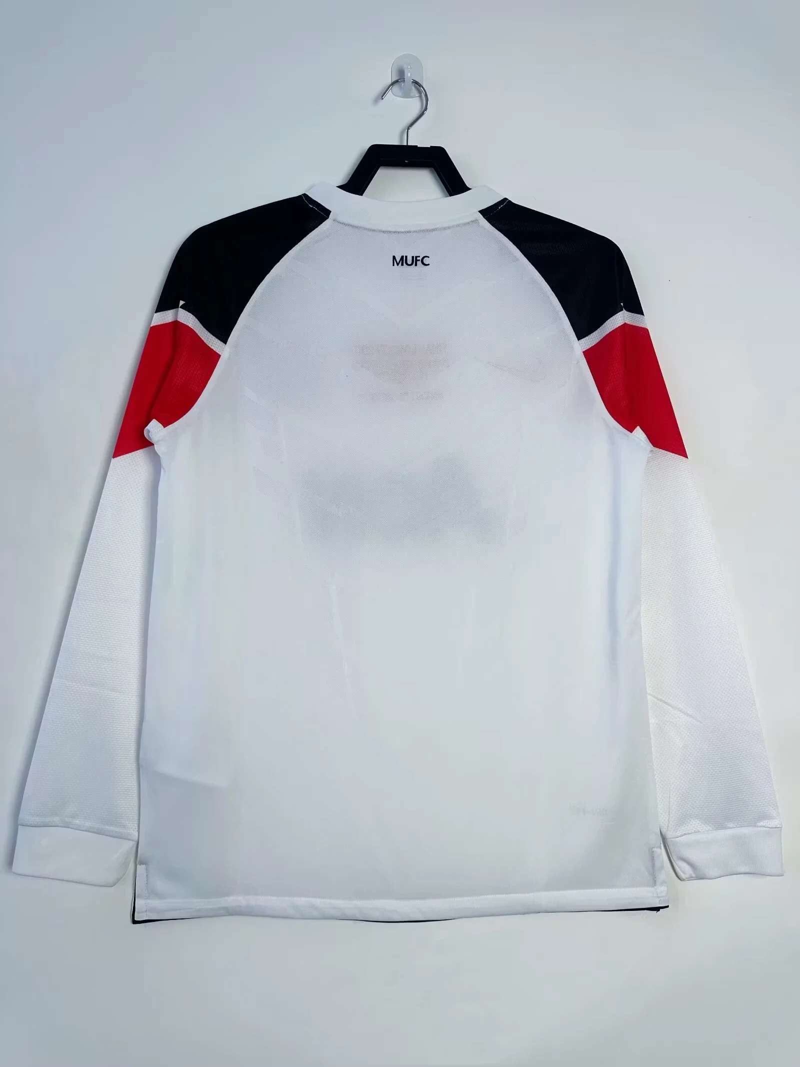 2010-11 Manchester United Away Long Sleeve Retro Shirt view 2