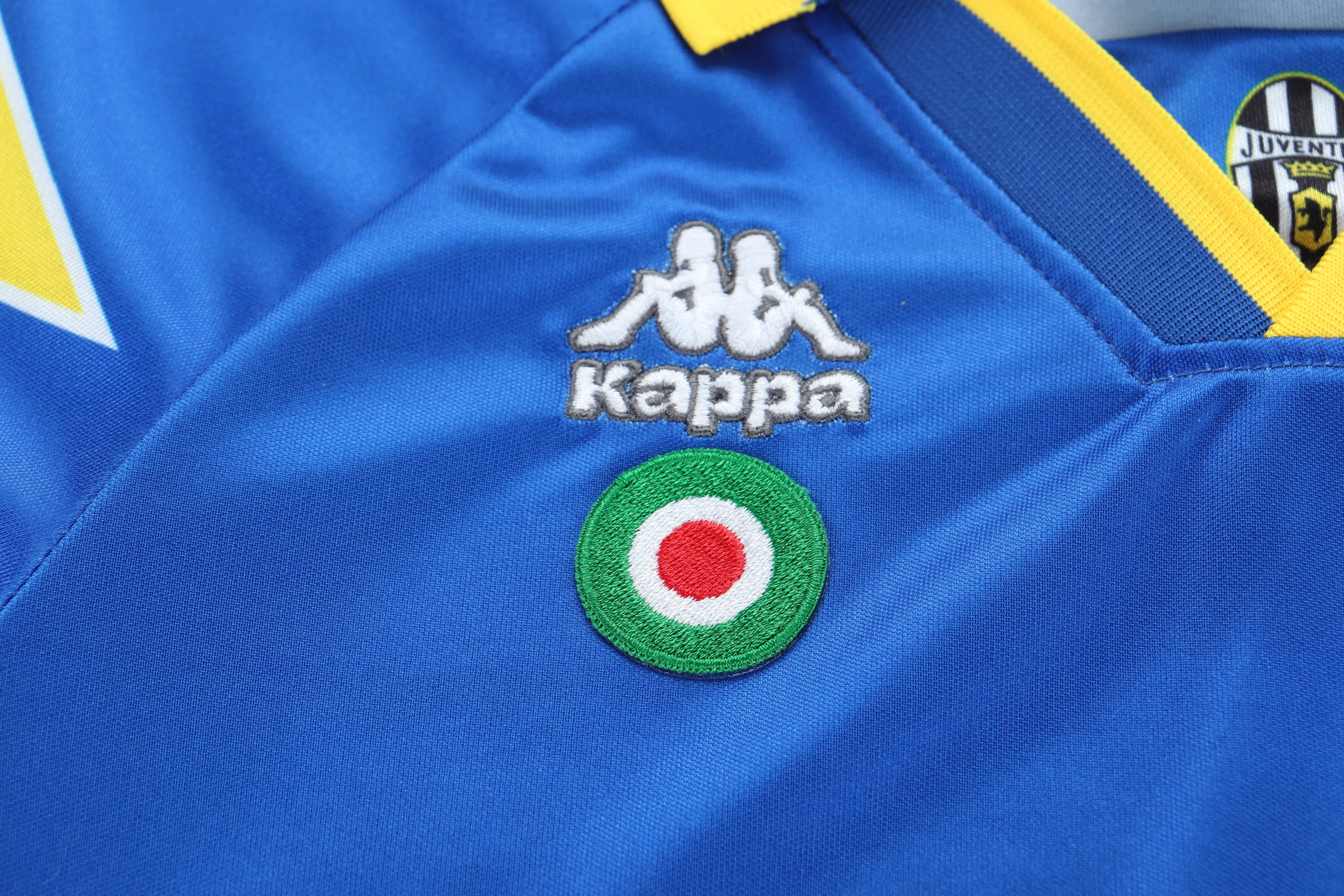 1995-96 Juventus Away Retro Jersey - Children's Size view 7