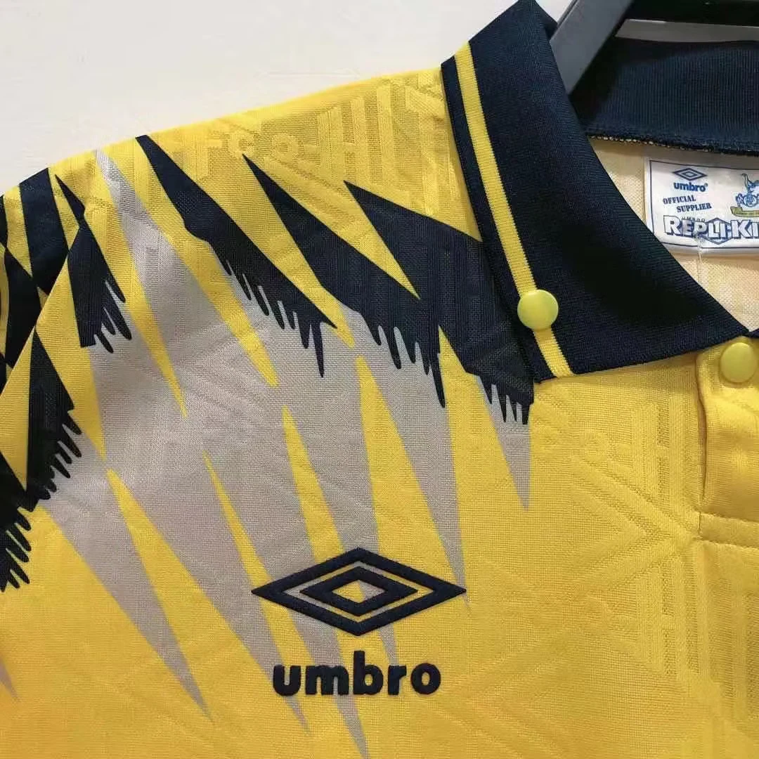 1992-94 Tottenham Hotspur Away Retro Kit view 10