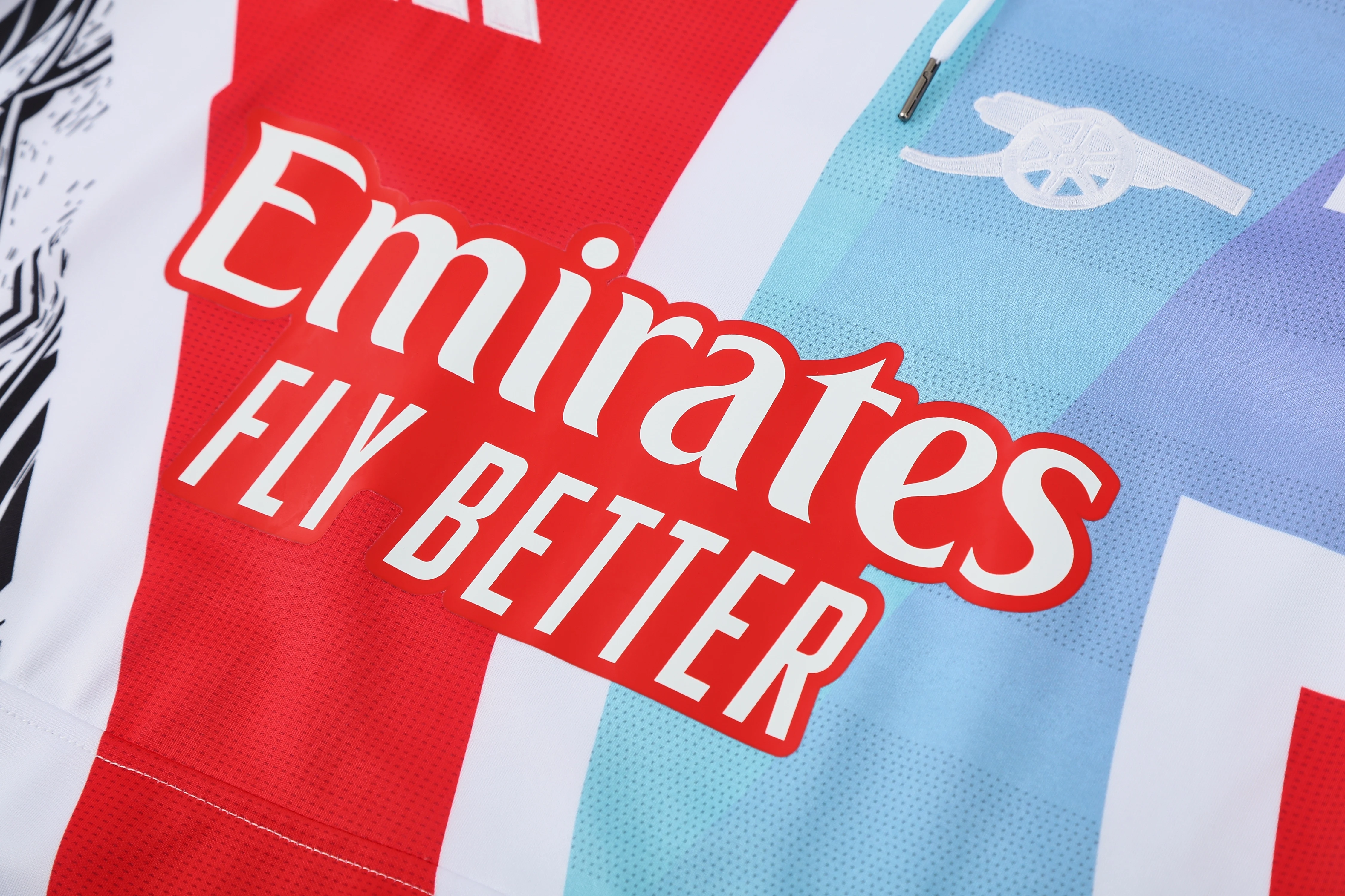 2025-26 Arsenal training kit hooded jersey view 4