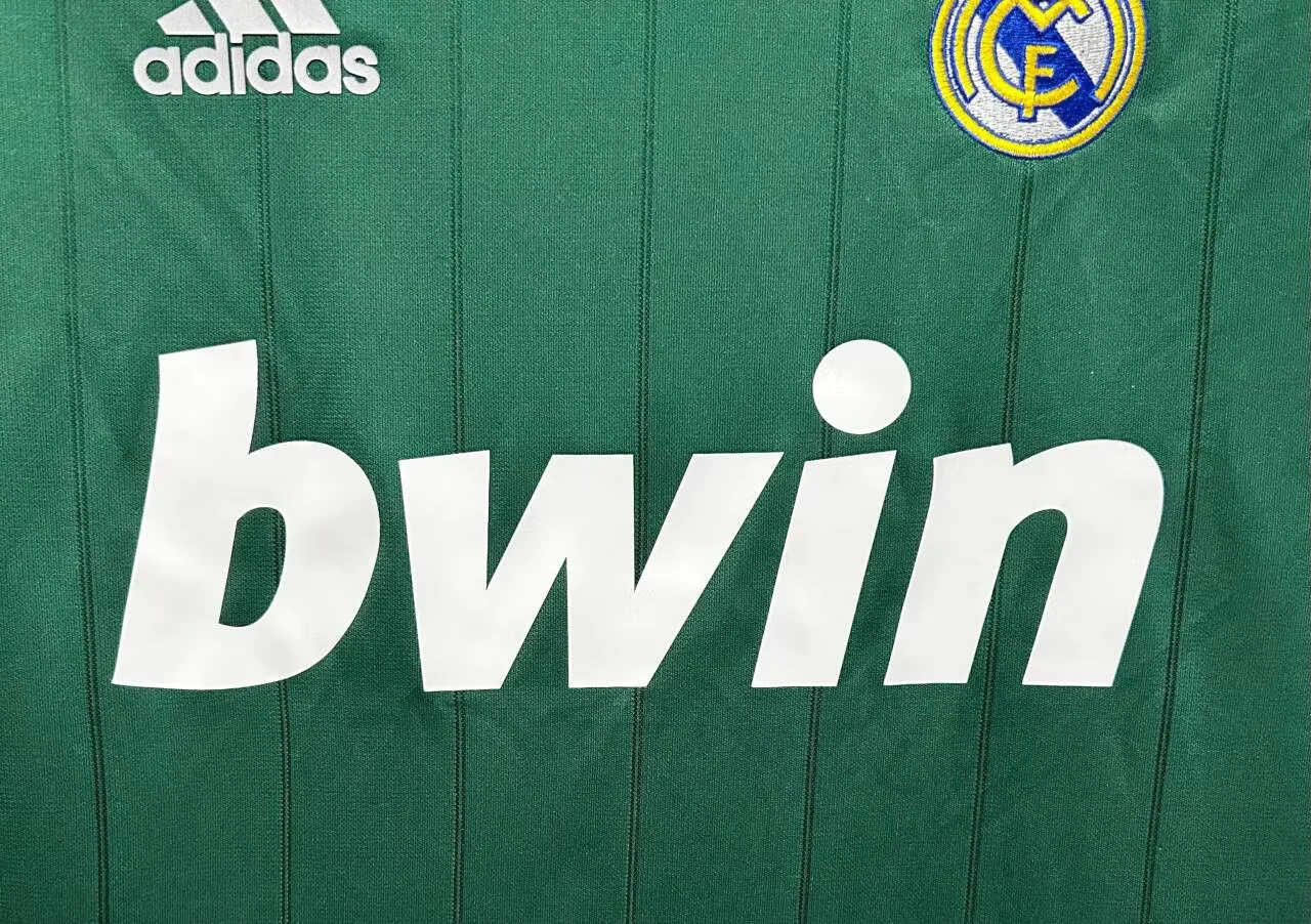 2012-13 Real Madrid Second Away Retro Jersey view 5