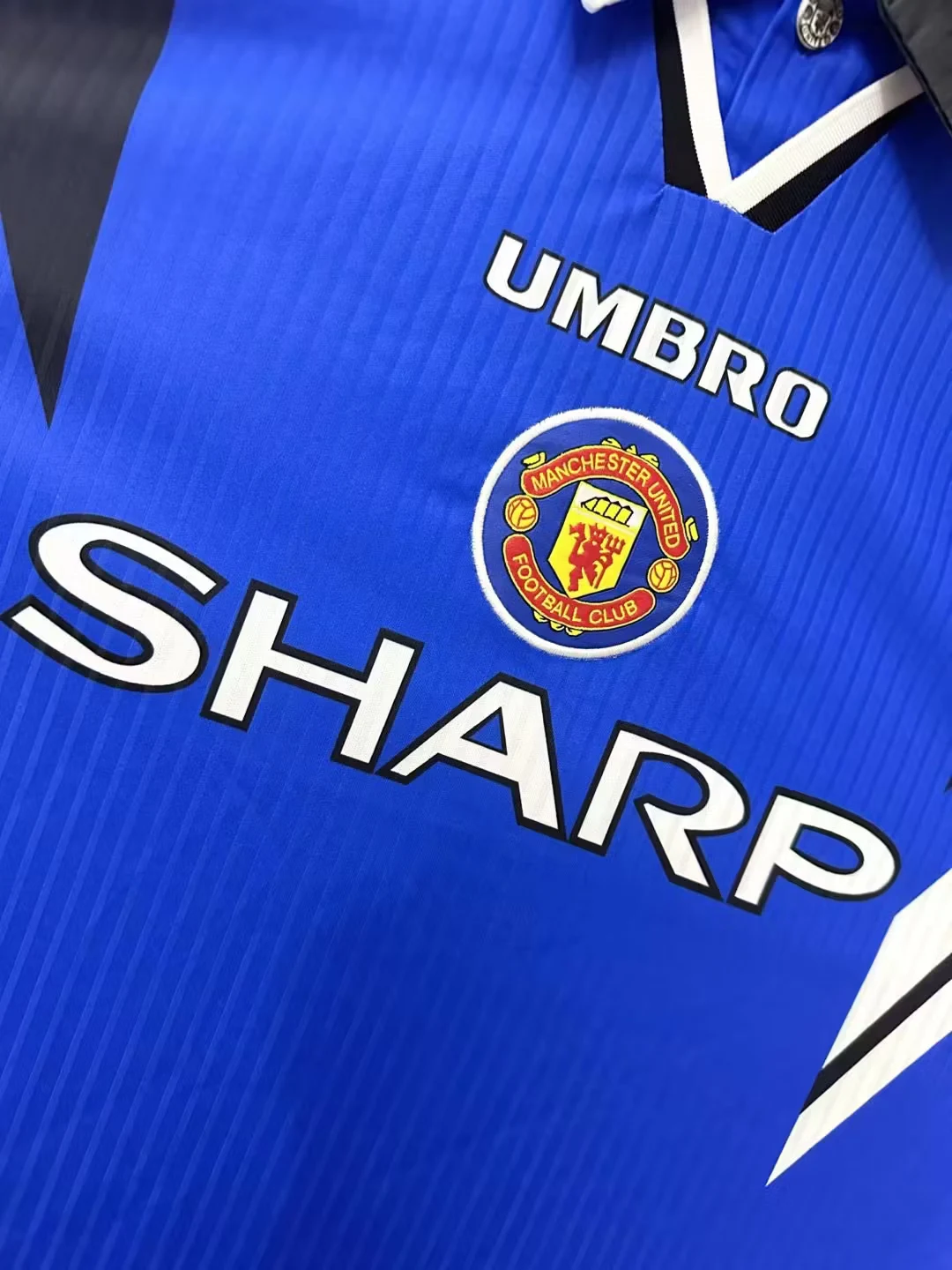 1996-98 Manchester United Second Away Retro Jersey view 3