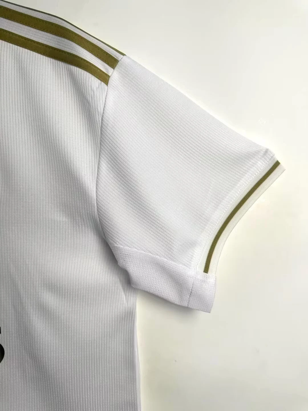 2019-20 Real Madrid Home Retro Jersey view 4