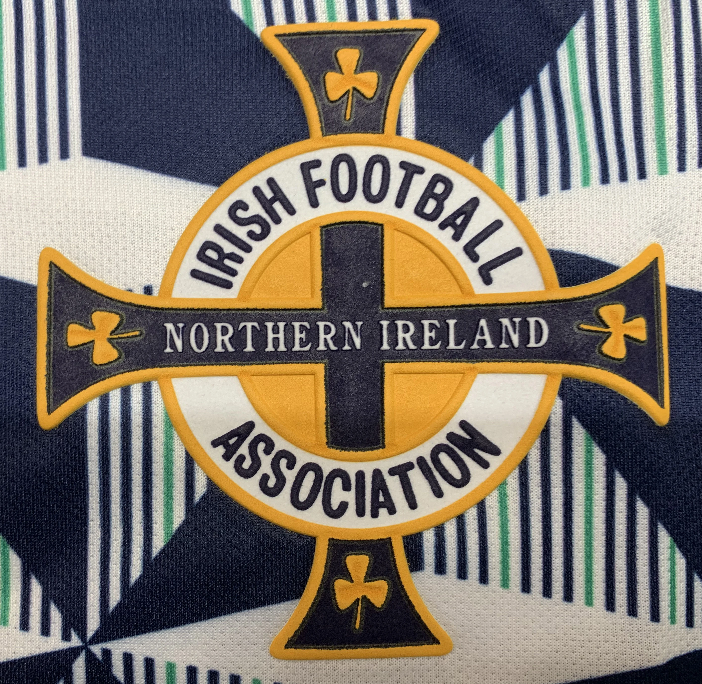 1990-93 Ireland Away Retro Kit view 3