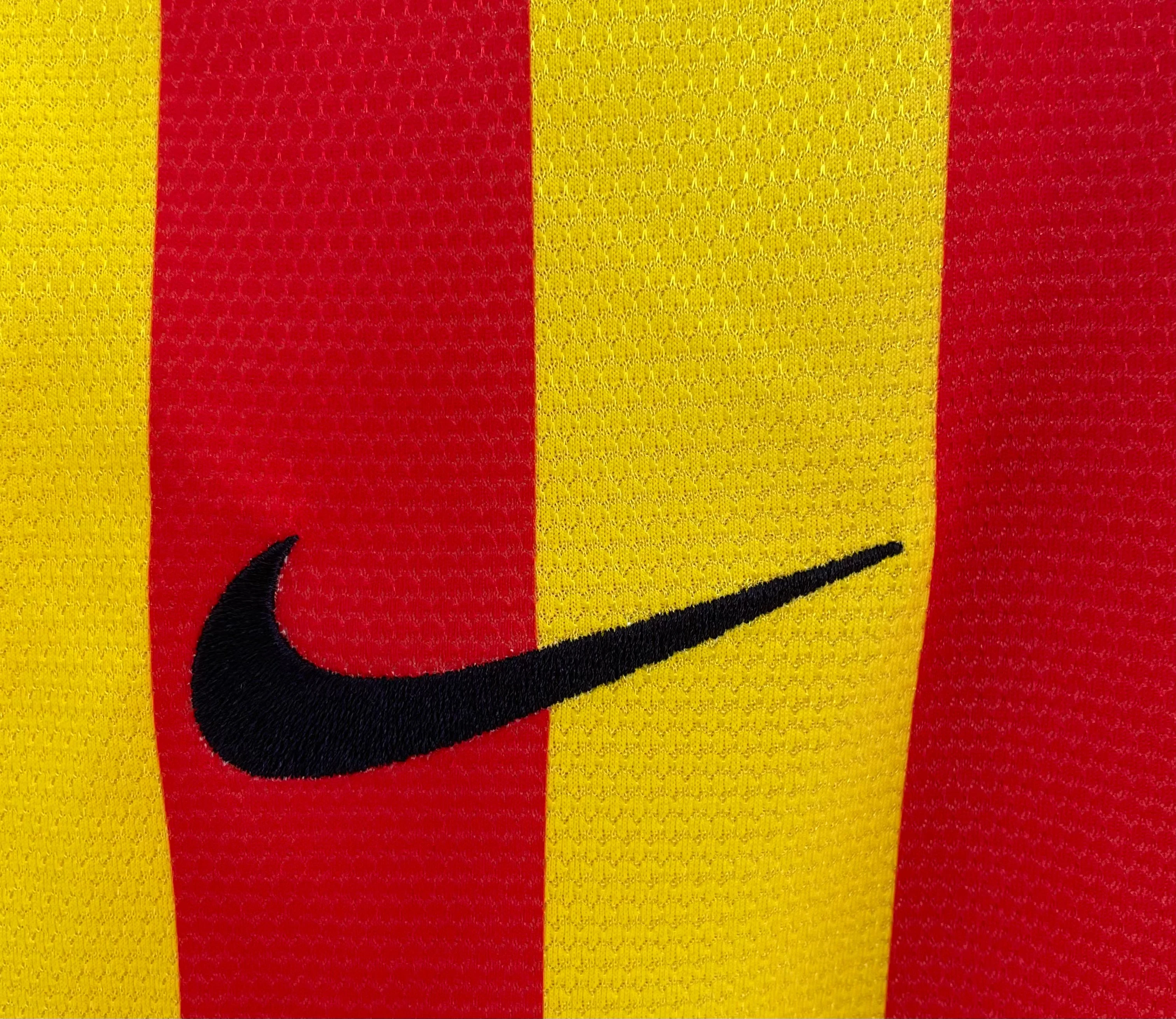 2013-14 Barcelona Away Retro Jersey view 6