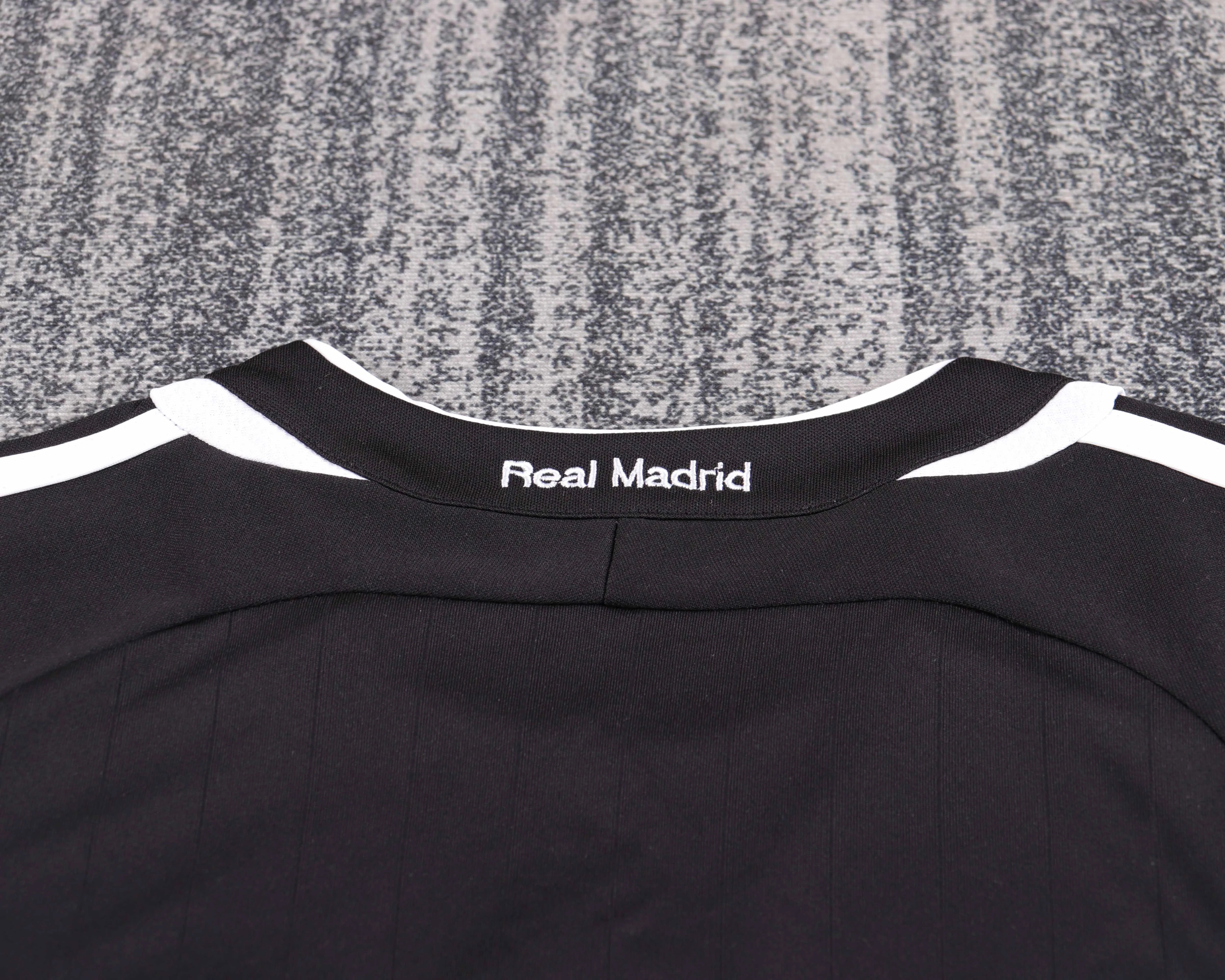 2006-07 Real Madrid Away Shirt - Kids Sizes view 8