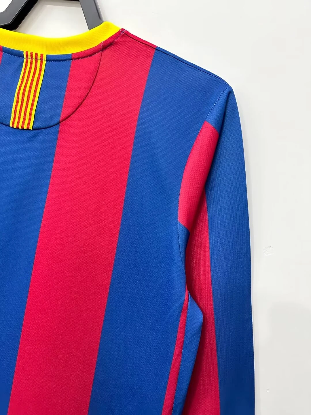 2010-11 Barcelona Home Long Sleeve Retro Jersey view 3