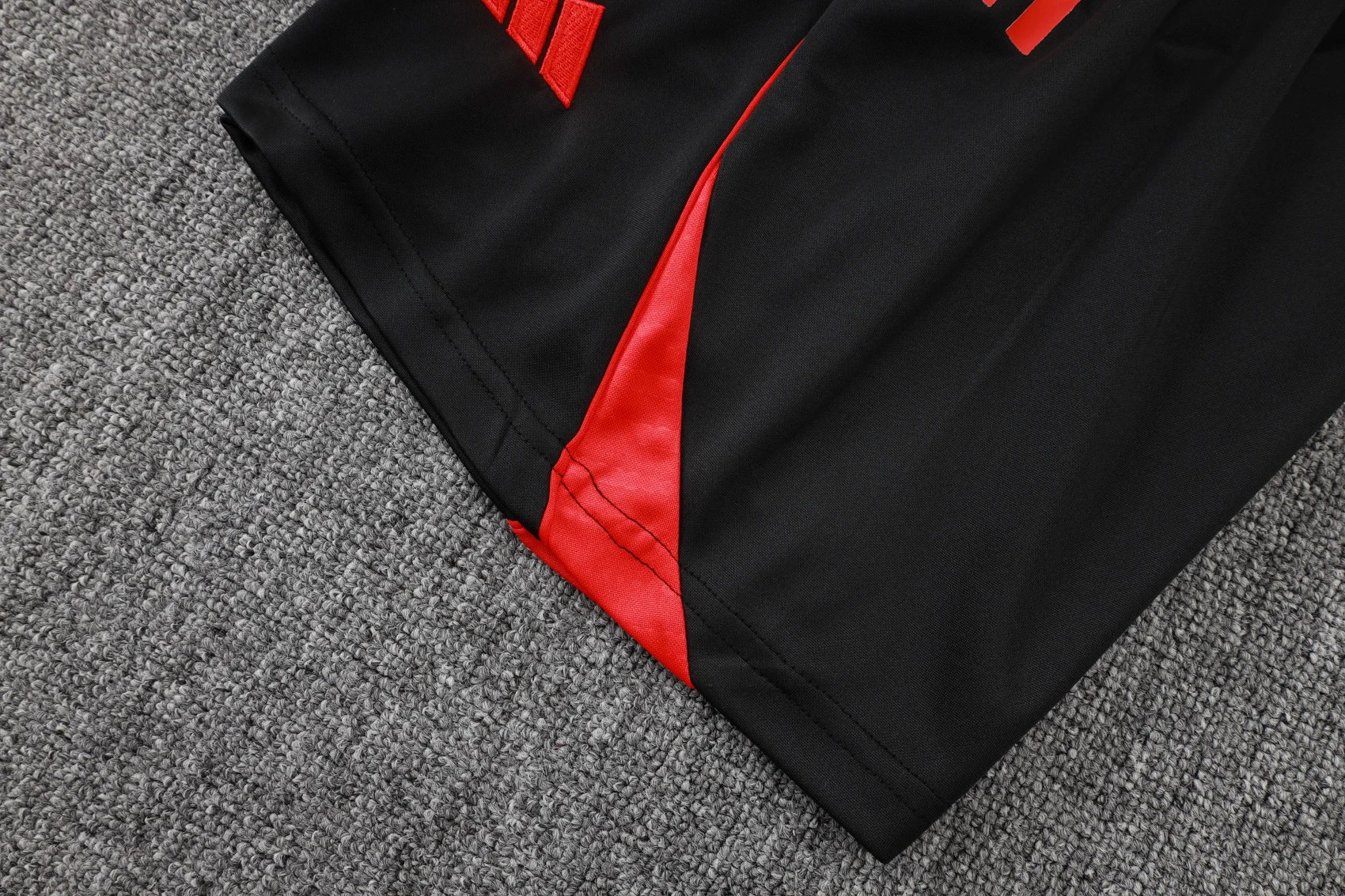 2025-26 season Bayern Munich black short-sleeved training kit view 12