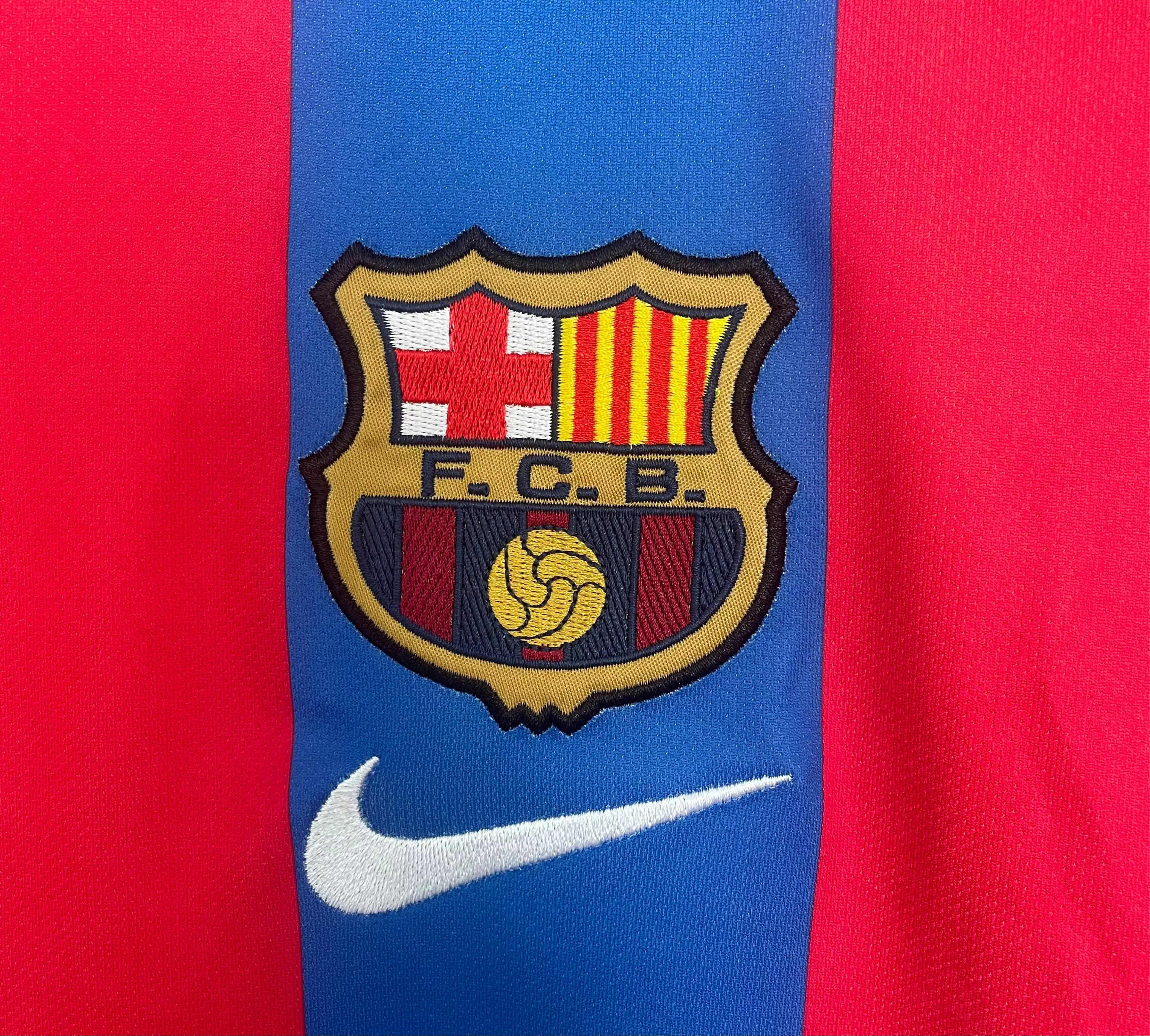 2001-02 Barcelona Home Retro Jersey view 5