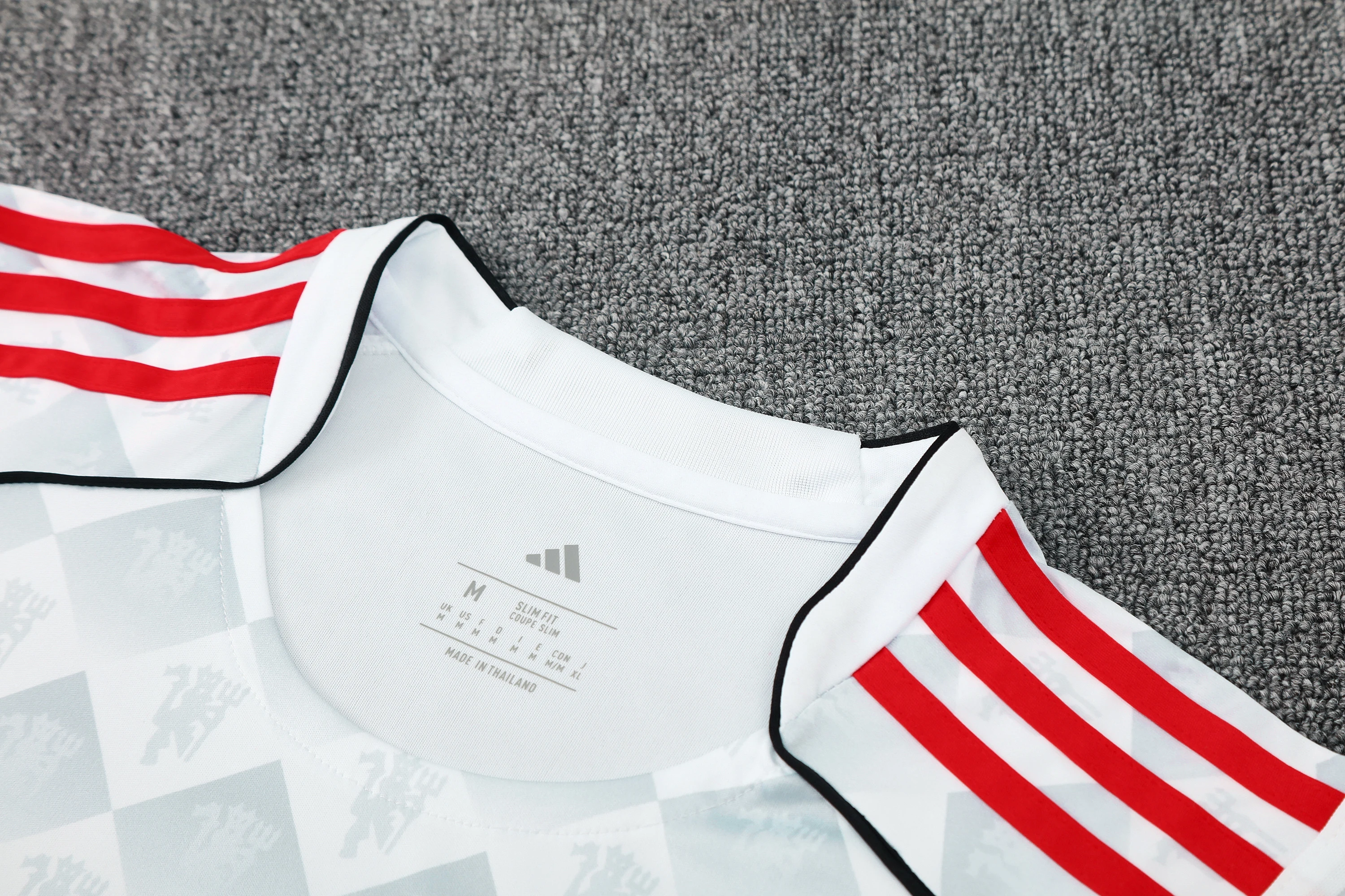 2025-26 Manchester United training vest jersey view 17