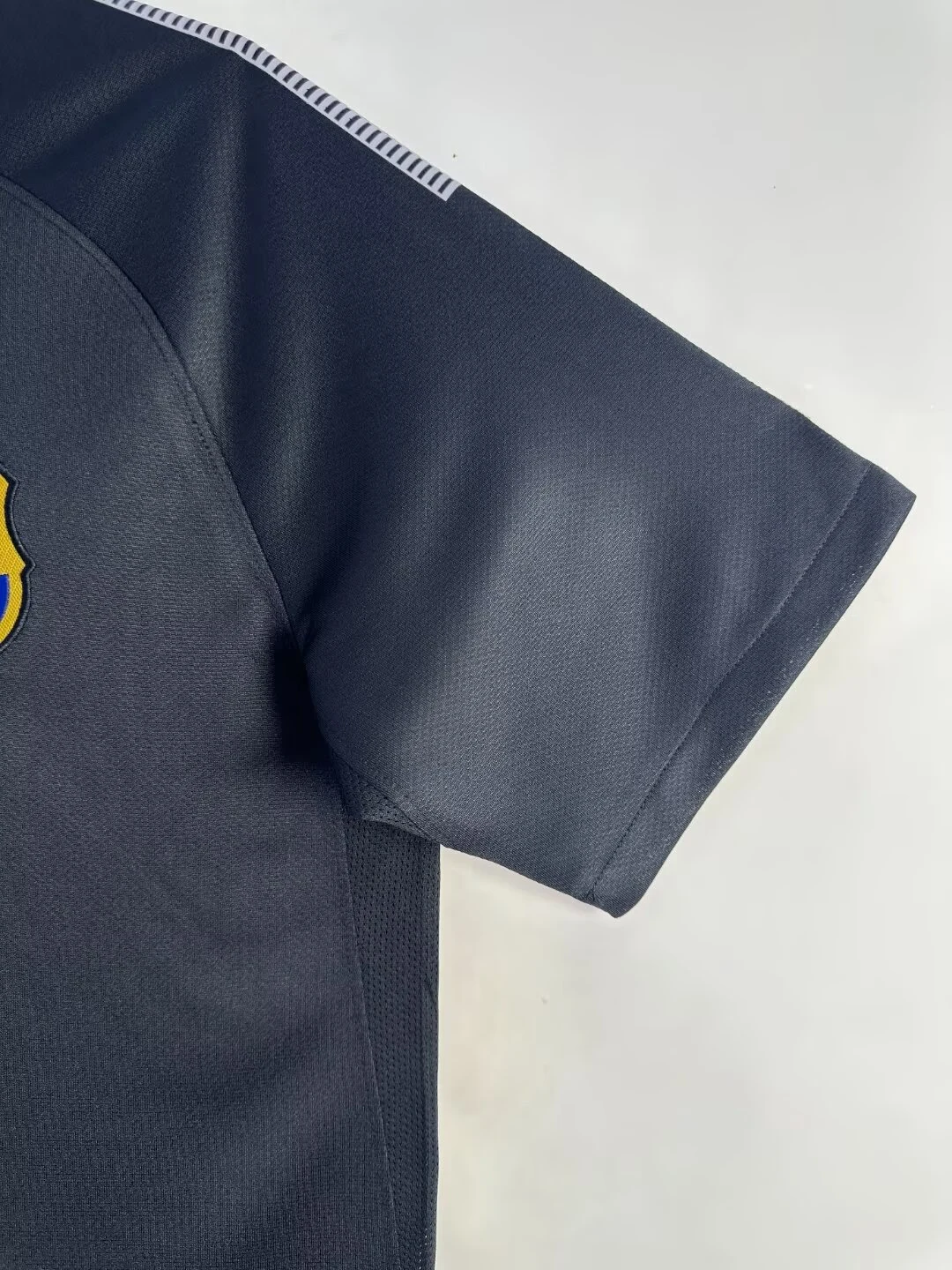 2011-12 Barcelona Away Retro Jersey view 4