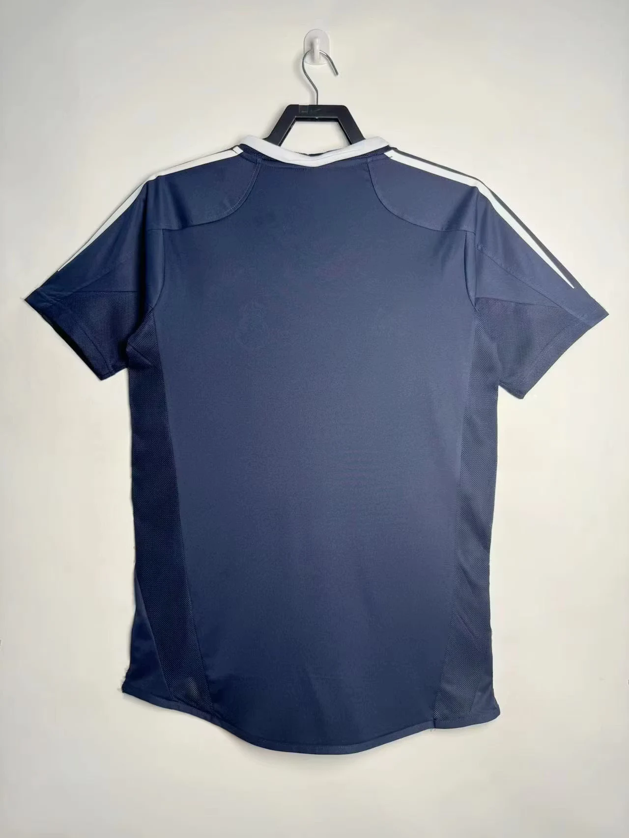 2004-05 Real Madrid Home Retro Jersey view 2