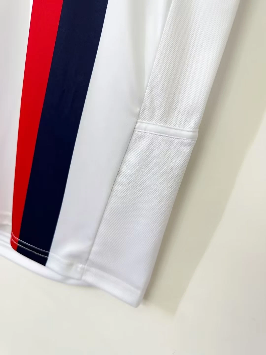 2002-03 Paris retro away jersey view 4