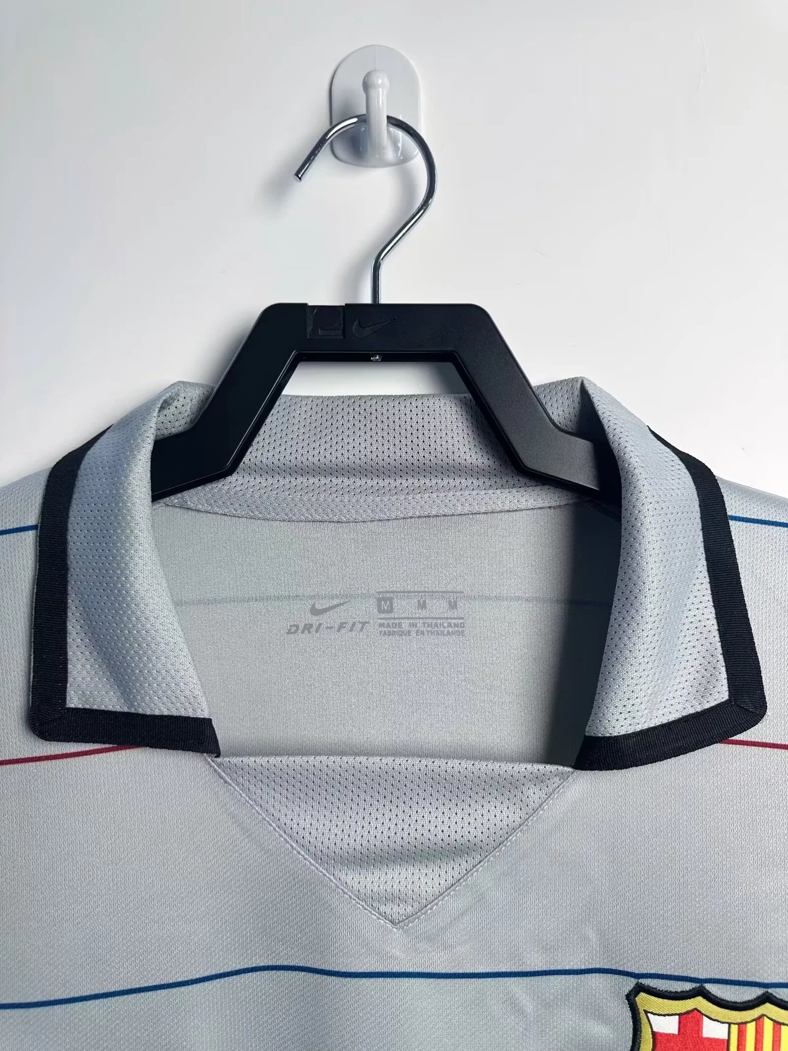 2003-04 Barcelona Away Long Sleeve Retro Jersey view 6